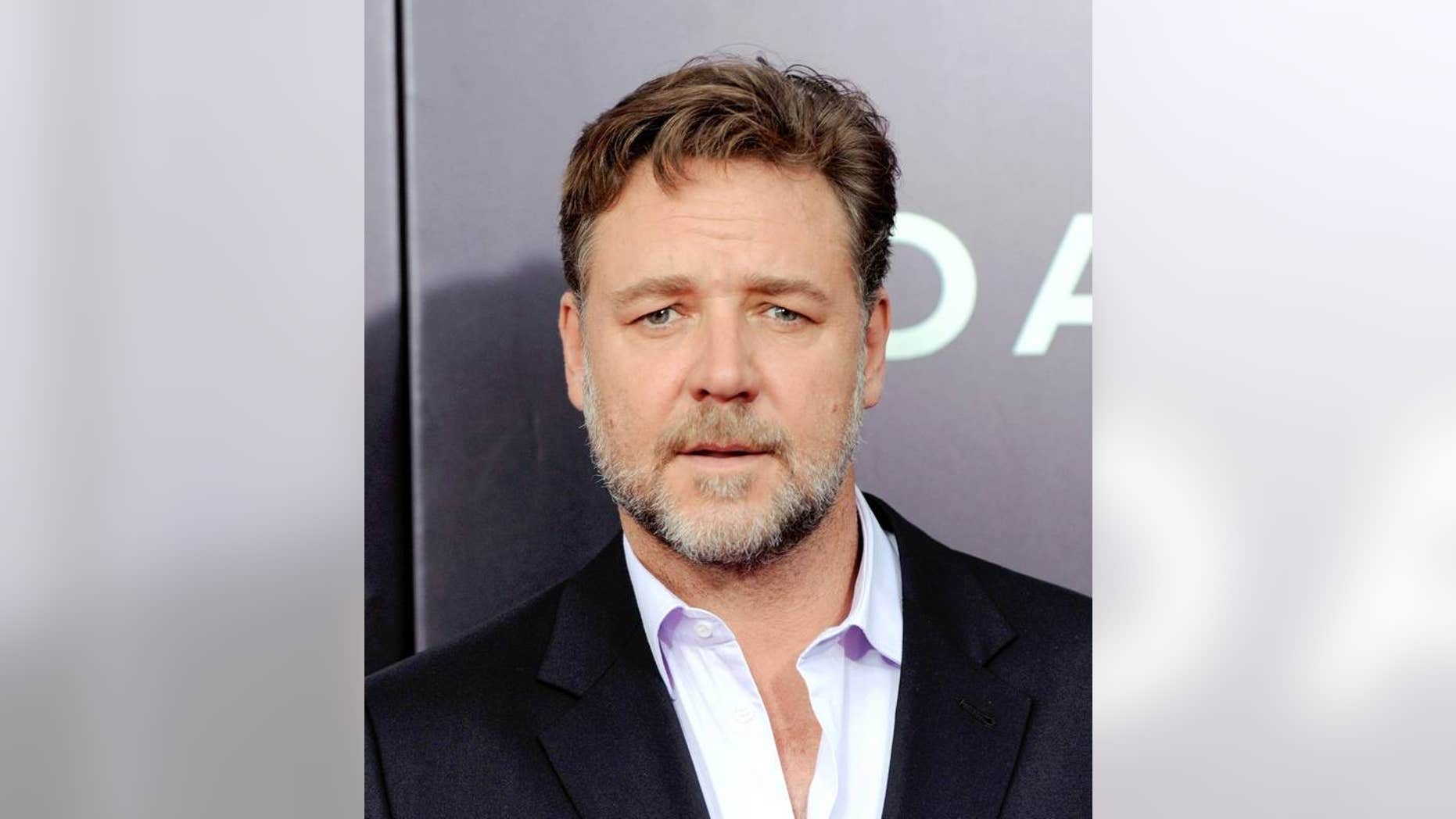 Russell Crowe has bone to pick with Virgin Australia.