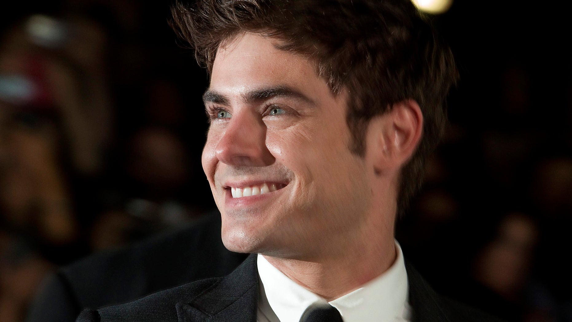 Actor Zac Efron arrives for the film premiere of "Parkland" at the 38th Toronto International Film Festival in Toronto September 6, 2013.