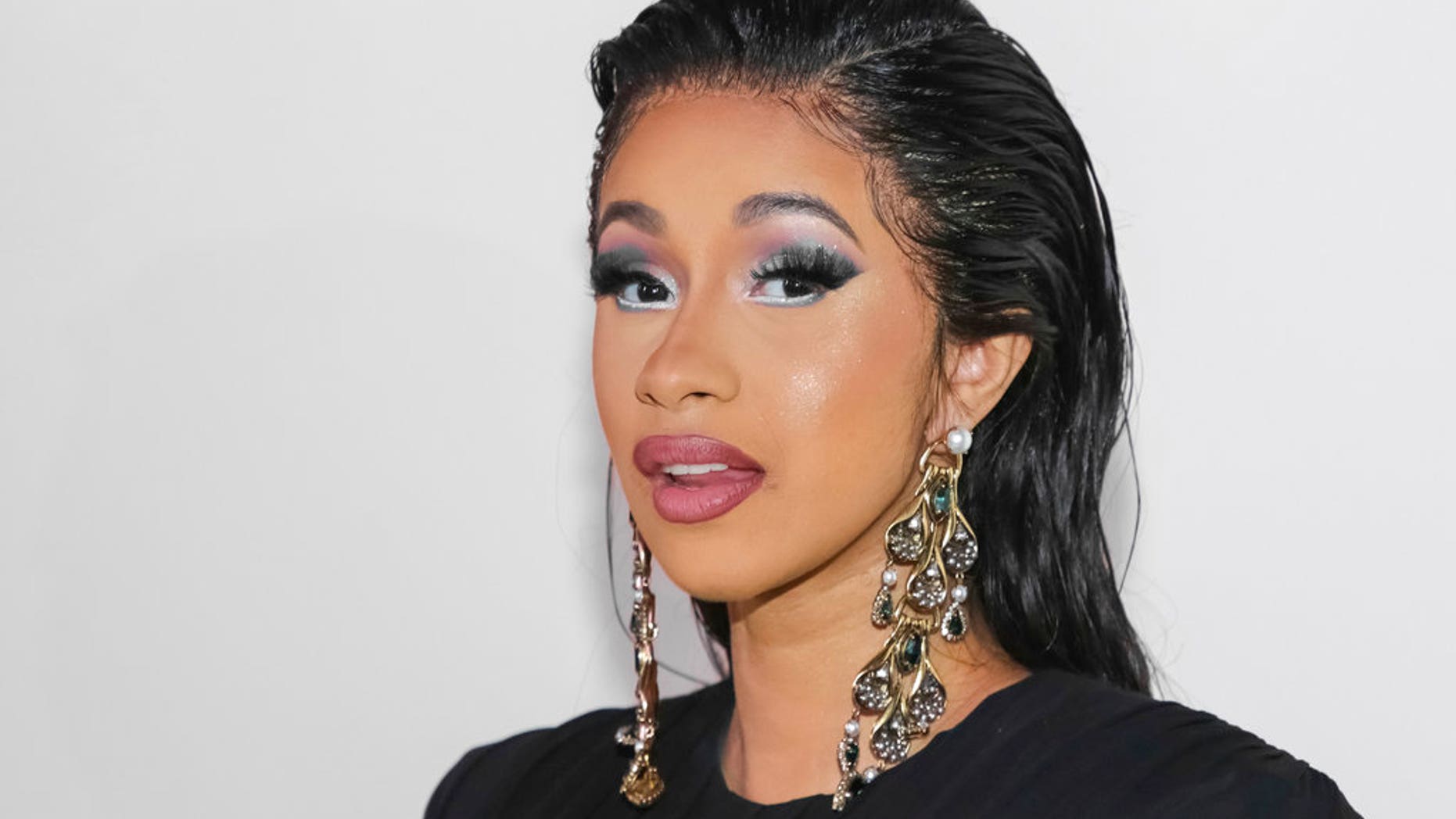 Cardi B distributed the coats in a neighborhood of Brooklyn.
