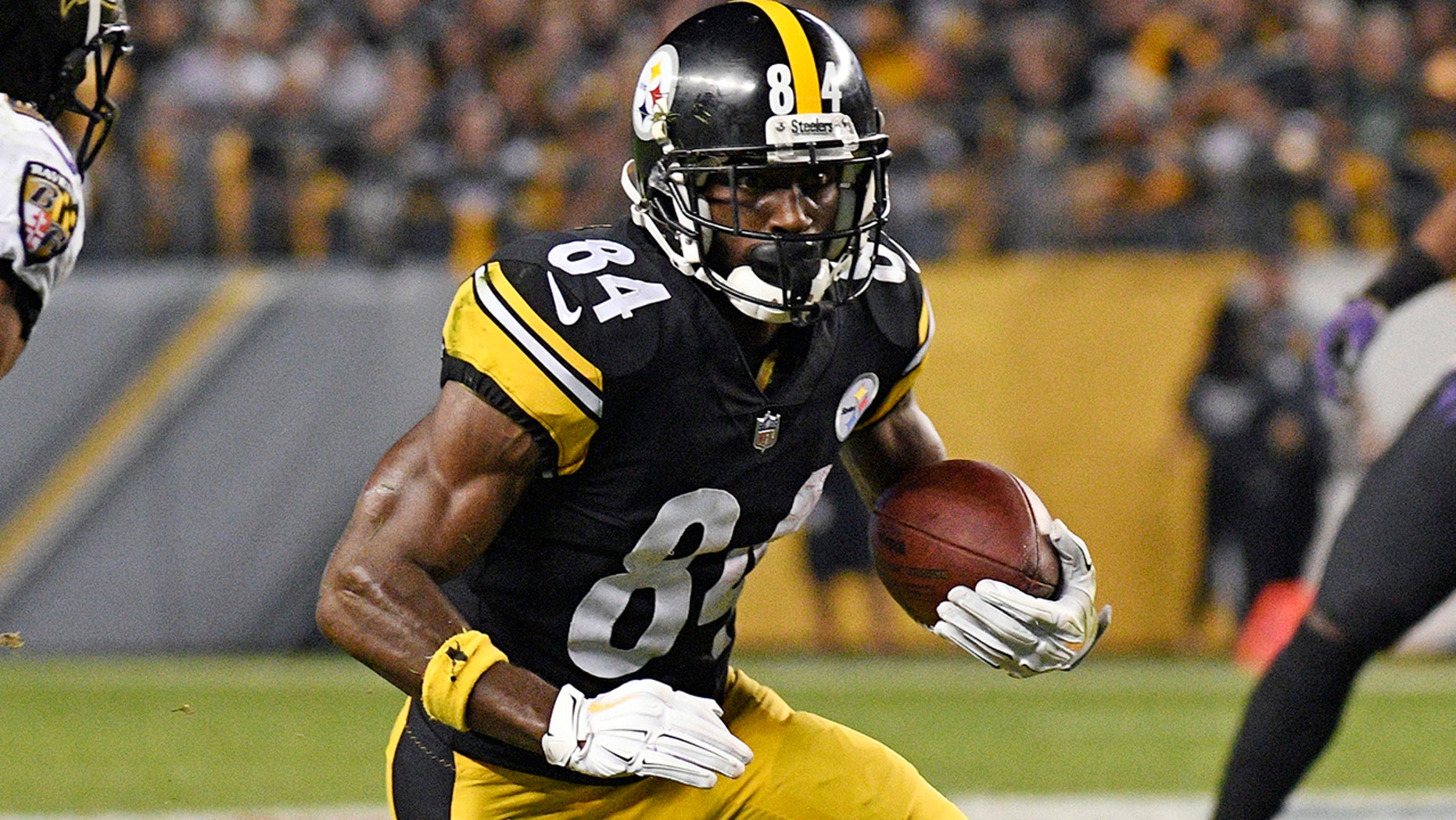 Pittsburgh Steelers star Antonio Brown nearly injured child in furniture-tossing ...