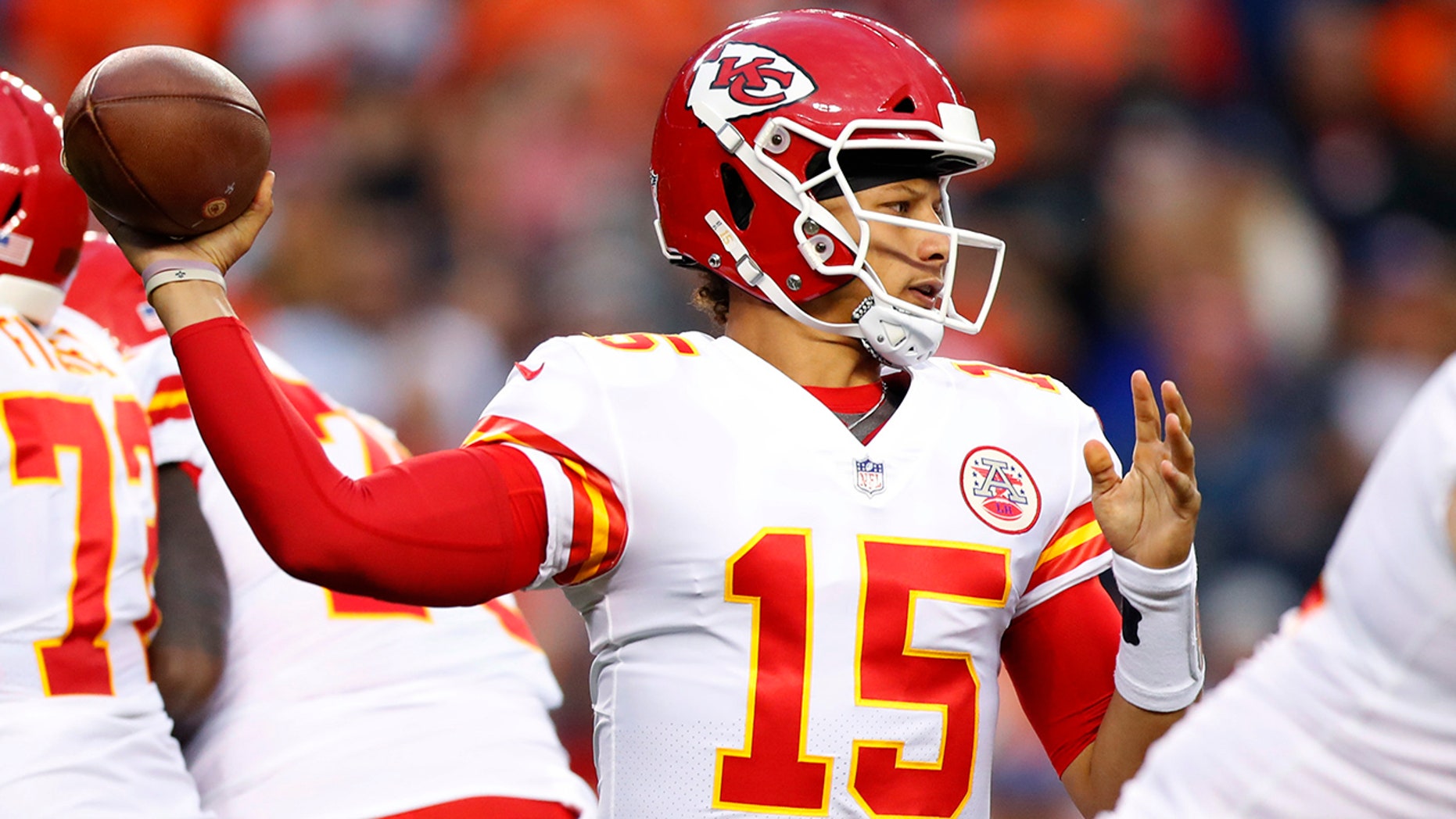 Patrick Mahomes dazzles with left-handed pass on Kansas City Chiefs' game-winning drive | Fox News