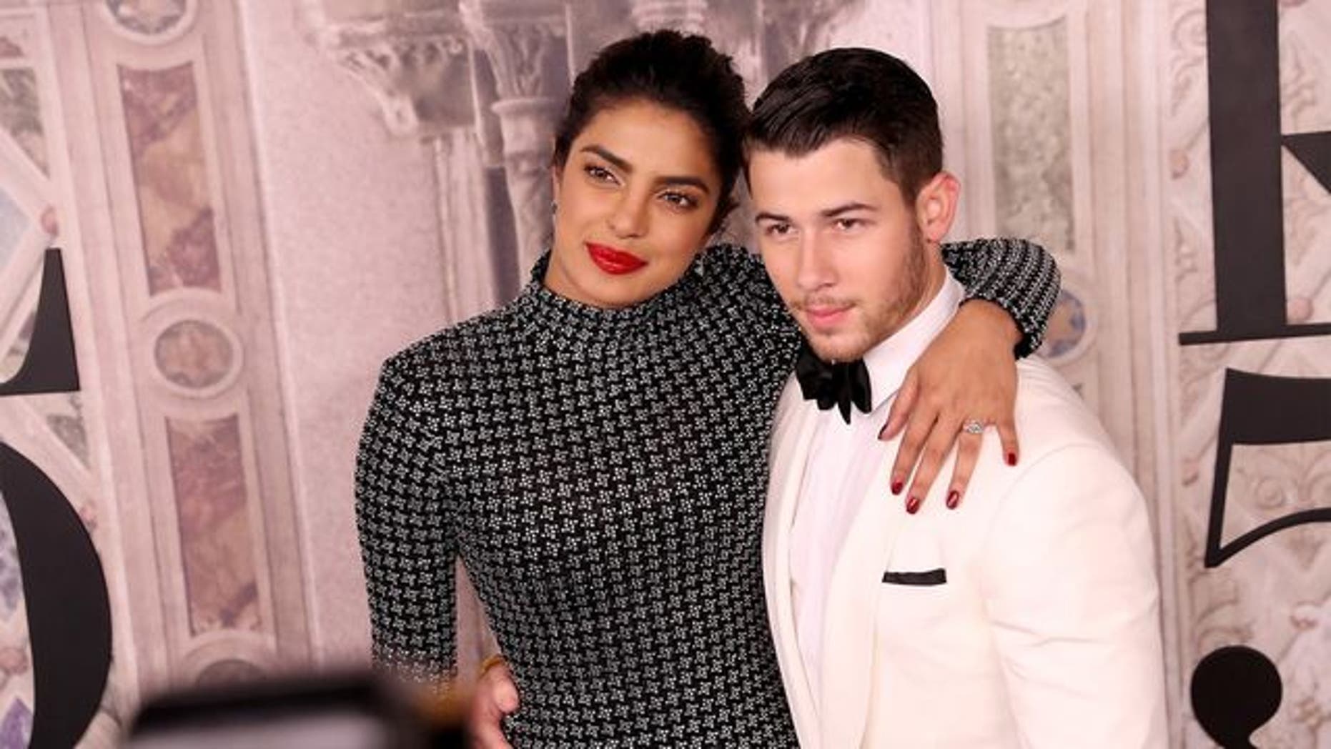 Nick Jonas And Priyanka Chopra Release First Photos From Indian Wedding Festivities Fox News 