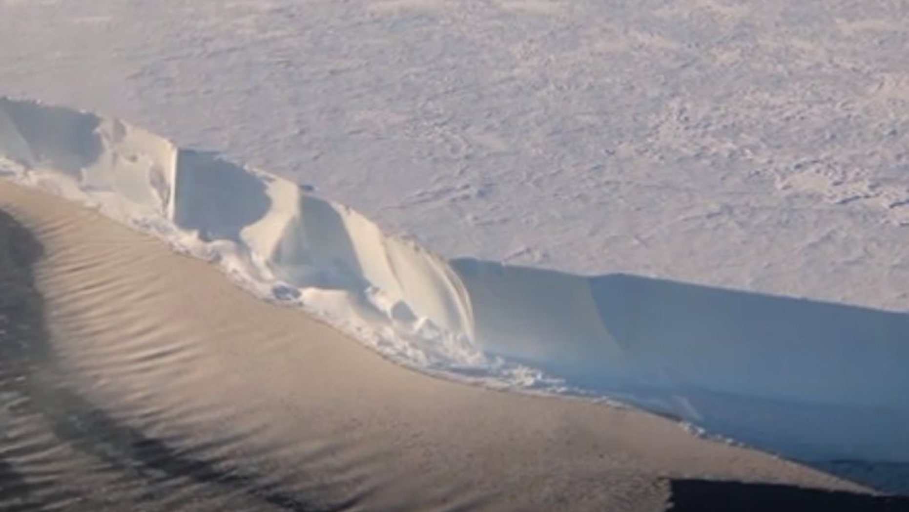 This Antarctic Ice Shelf Sounds Dark And Foreboding Like Doom Metal This Antarctic Ice Shelf Sounds Dark And Foreboding Like Doom Metal