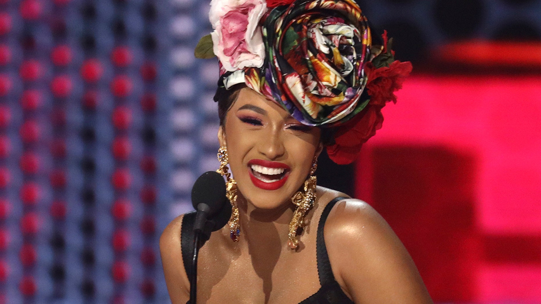 Cardi B accepts the award of the favorite rap / hip-hop artist at the American Music Awards on Tuesday, October 9, 2018 at the Microsoft Theater in Los Angeles.