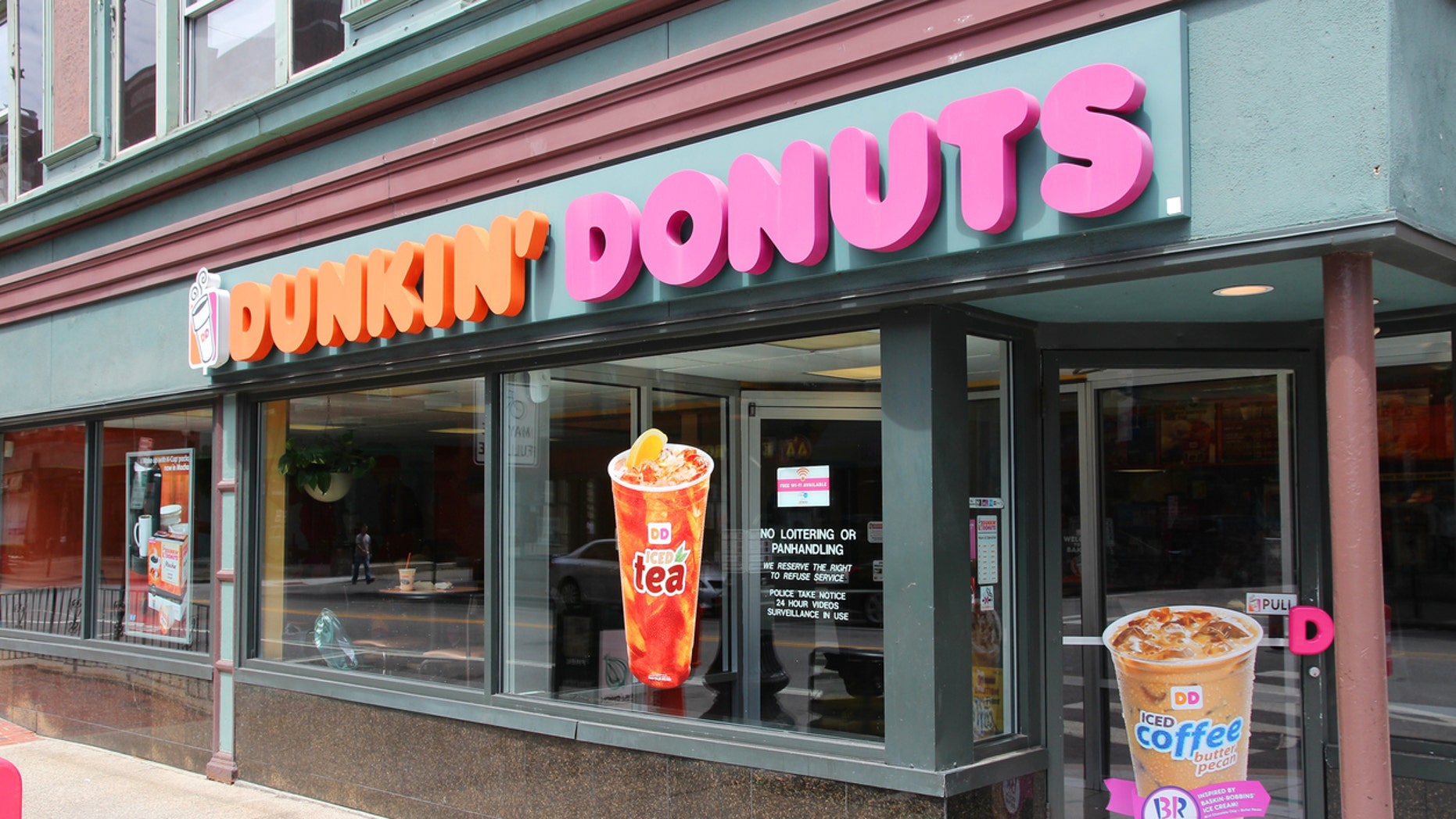 Dunkin’ Donuts employee caught dancing with autistic customer in sweet video