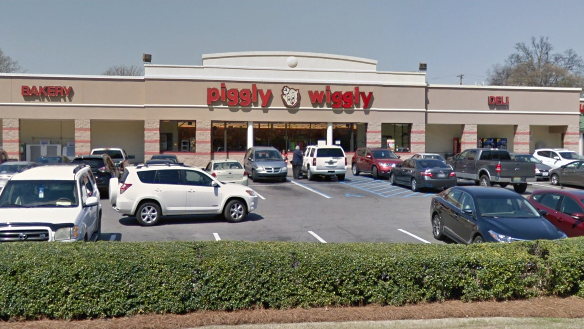 A Piggly Wiggly customer who misplaced her wallet with nearly $300 cash is praising the young employee who returned it.