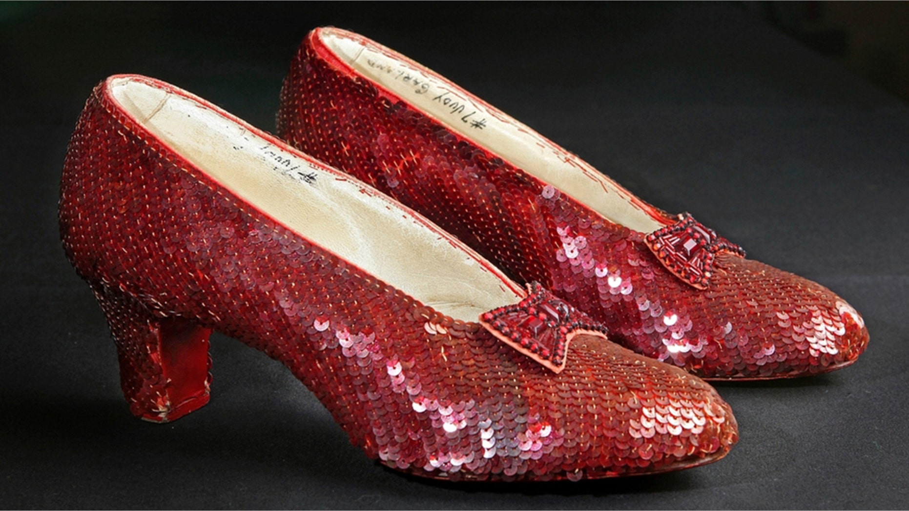 Iconic Wizard Of Oz Ruby Slippers To Be Displayed At National Fans Of The Wizard Oz Looking For A Glimpse Iconic Ruby