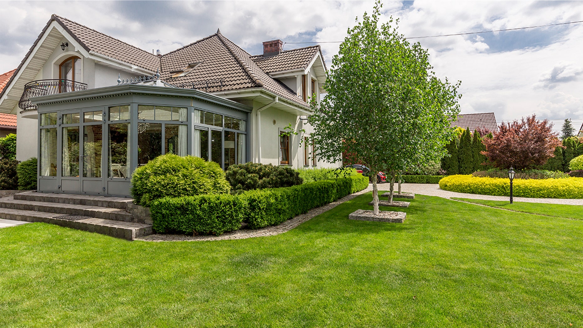 Check out these home features that often inspire sellers to jack up the price—and could be a huge waste of cash for buyers.<br>