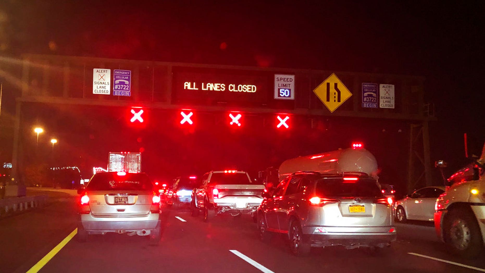 A chemical leak shut down Delaware Memorial Bridge in both directions Sunday evening, bringing traffic to a standstill on one of the busiest travel days of the year.