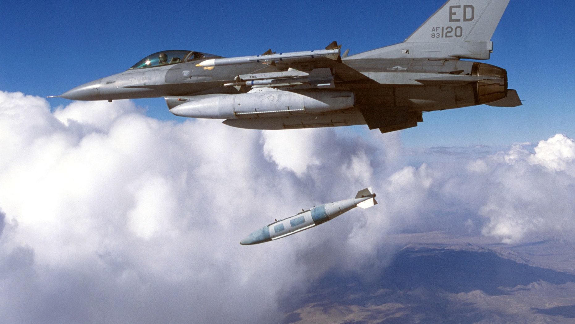 Air Force Fast Tracks New Deep Strike Bunker Buster Bomb Fox News 