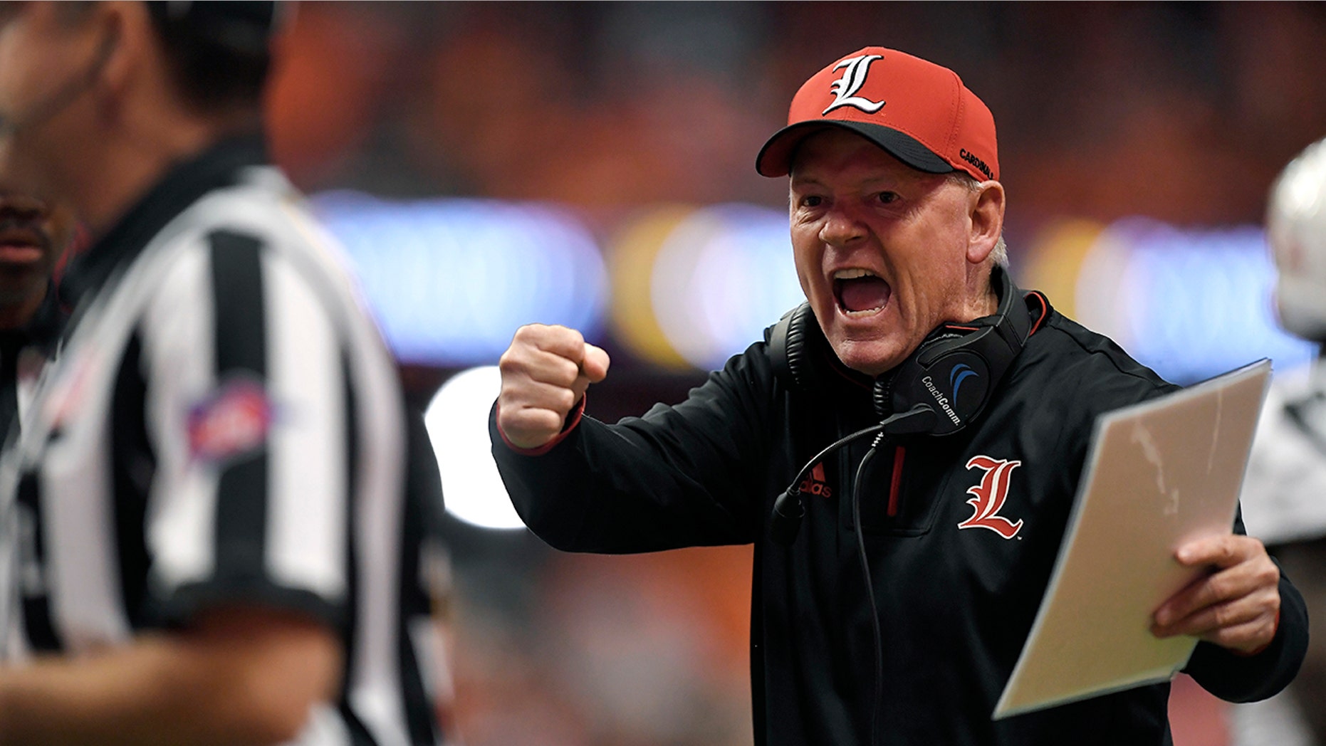 Louisville fires head coach Bobby Petrino with team 2-8 | Fox News