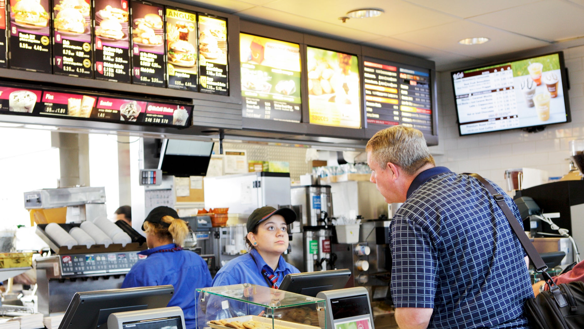 Fast-food restaurants replacing teen workers with senior ...