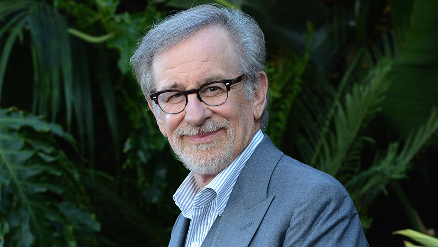 Steven Spielberg faces backlash for urging Academy to block Netflix from Oscars Steven-Spielger