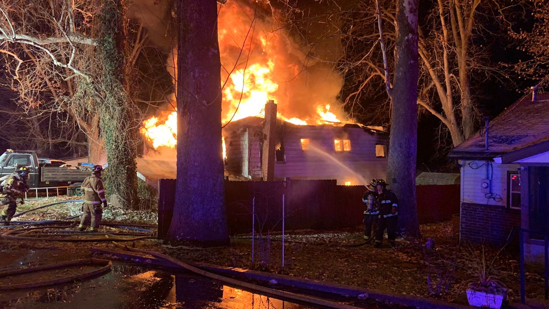 Firefighters respond to a fire that broke out early in the morning in a rural area of ​​Indiana.