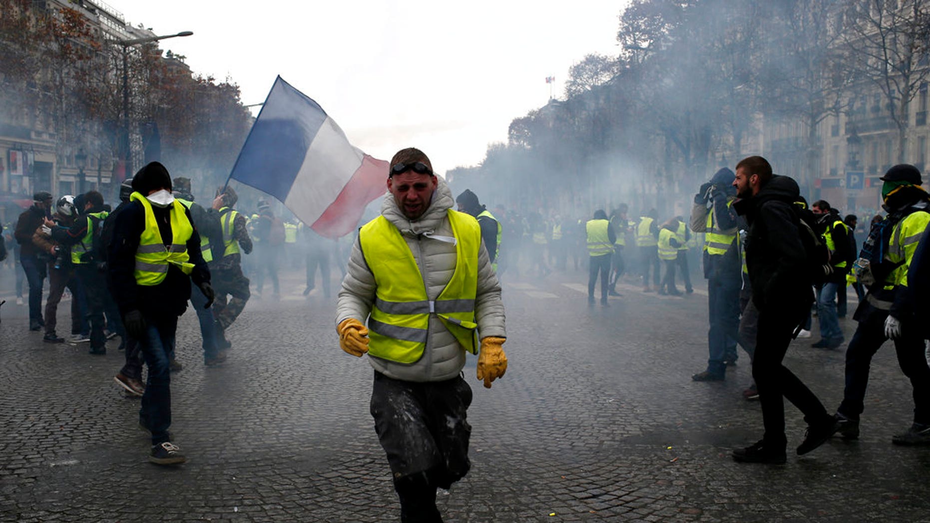 French Yellow Vest Protesters Tear Gassed In Violent Clashes With Riot ...