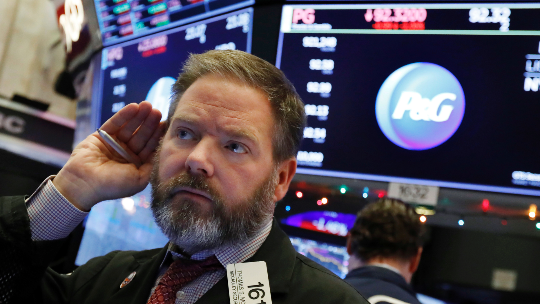Trader Thomas McCauley works on the floor of the New York Stock Exchange, Thursday, Dec. 6, 2018. U.S. stocks tumbled in early trading Thursday following a sell-off in overseas markets. (AP Photo/Richard Drew)