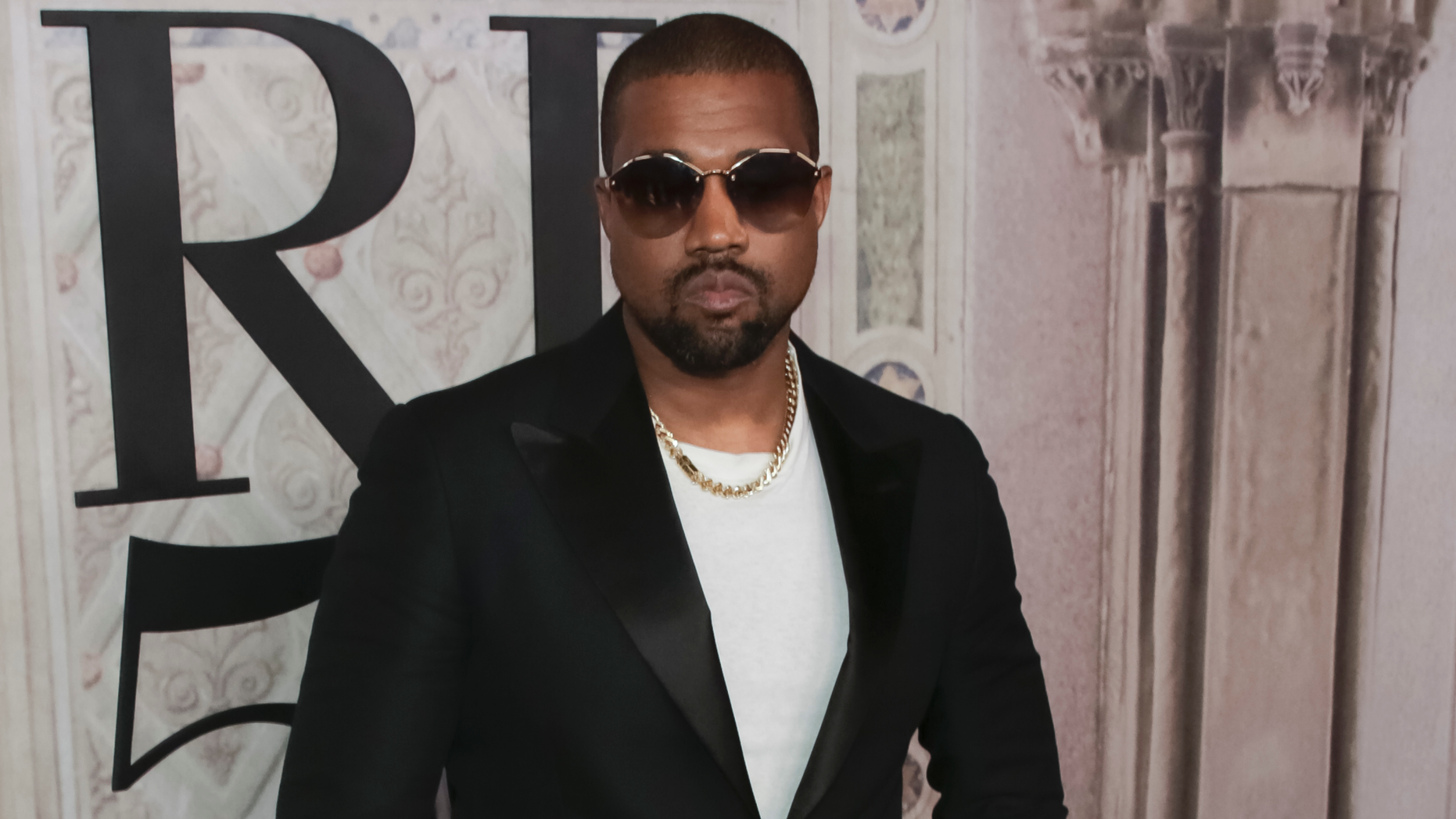 Kanye West surprised a crowd gathered to honor late rapper XXXTentacion.