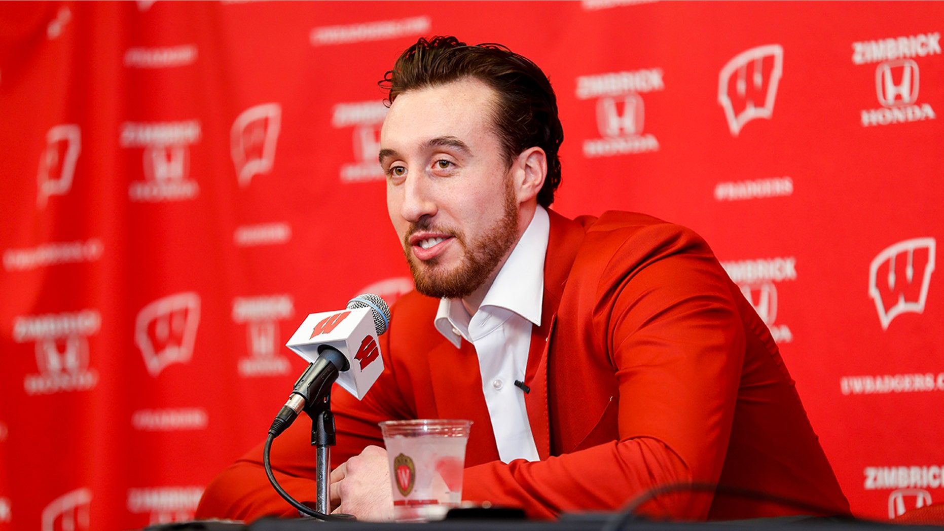 Charlotte Hornets' Frank Kaminsky ended up helping to evacuate his building on Thursday after a bomb threat.