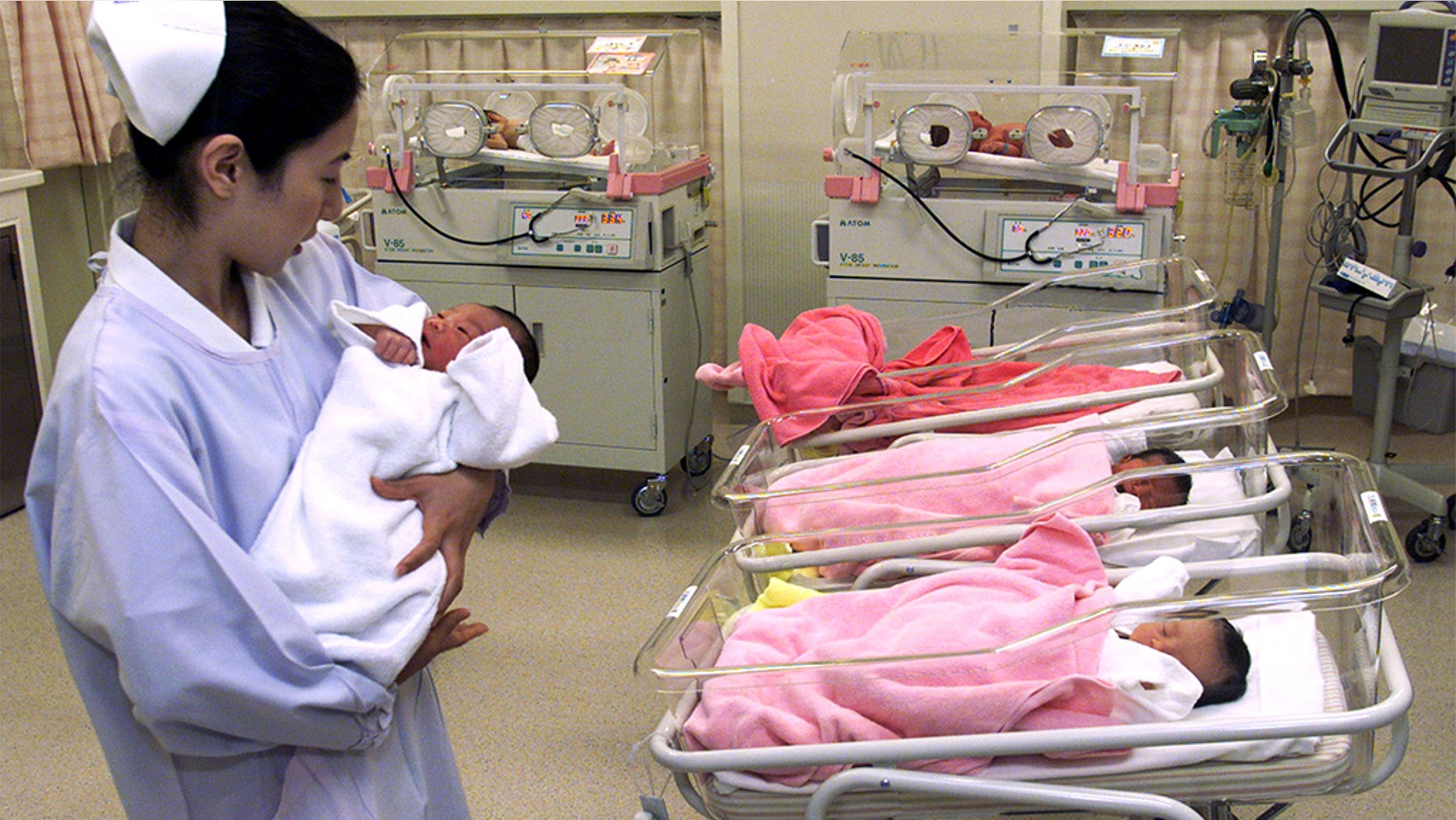 Japan’s government believes that 921,000 babies will be born by the end of 2018 — 25,000 fewer than in the previous year. (REUTERS, File)