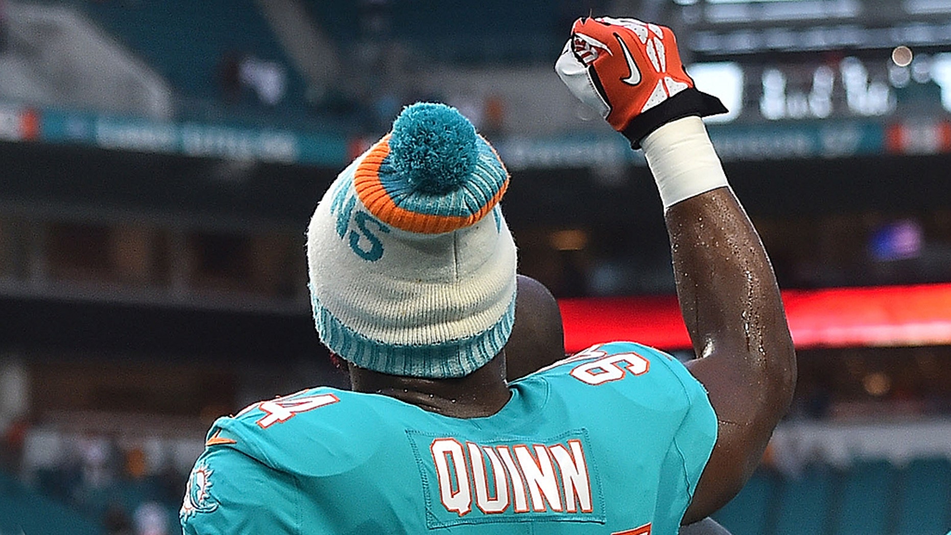 Miami Dolphins Robert Quinn Complains About Lack Of Coverage For His Protest During National 