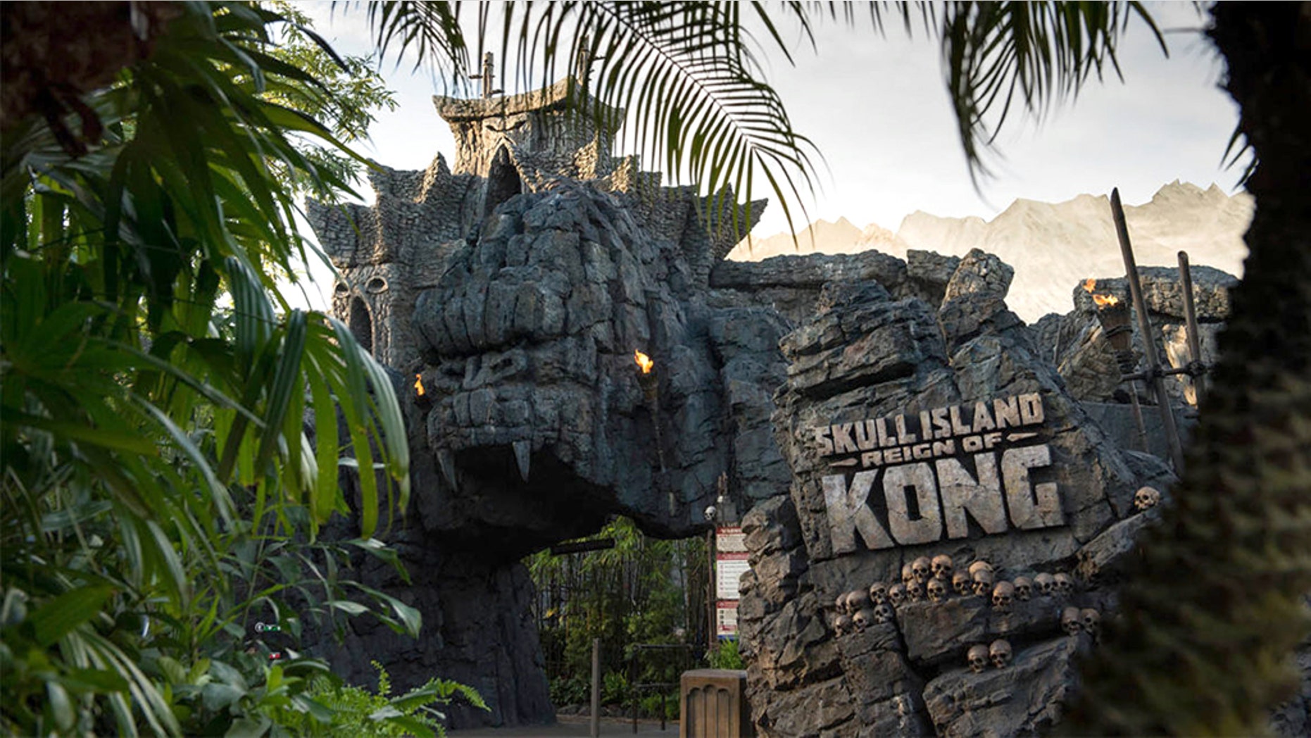 Lawsuit Claims Universal S Lack Of Non English Signs To