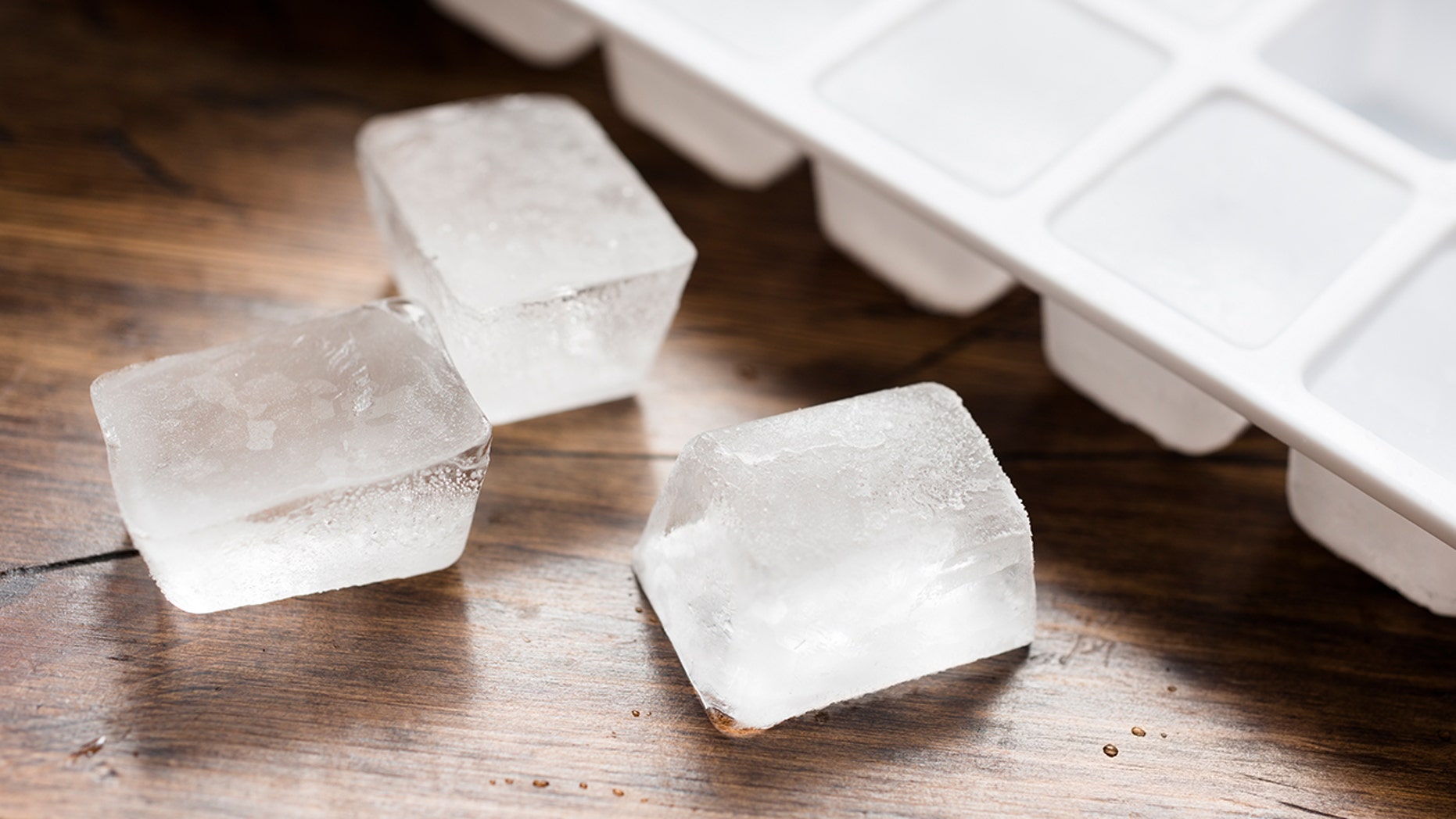 Ice cubes could contain harmful bacteria, experts warn
