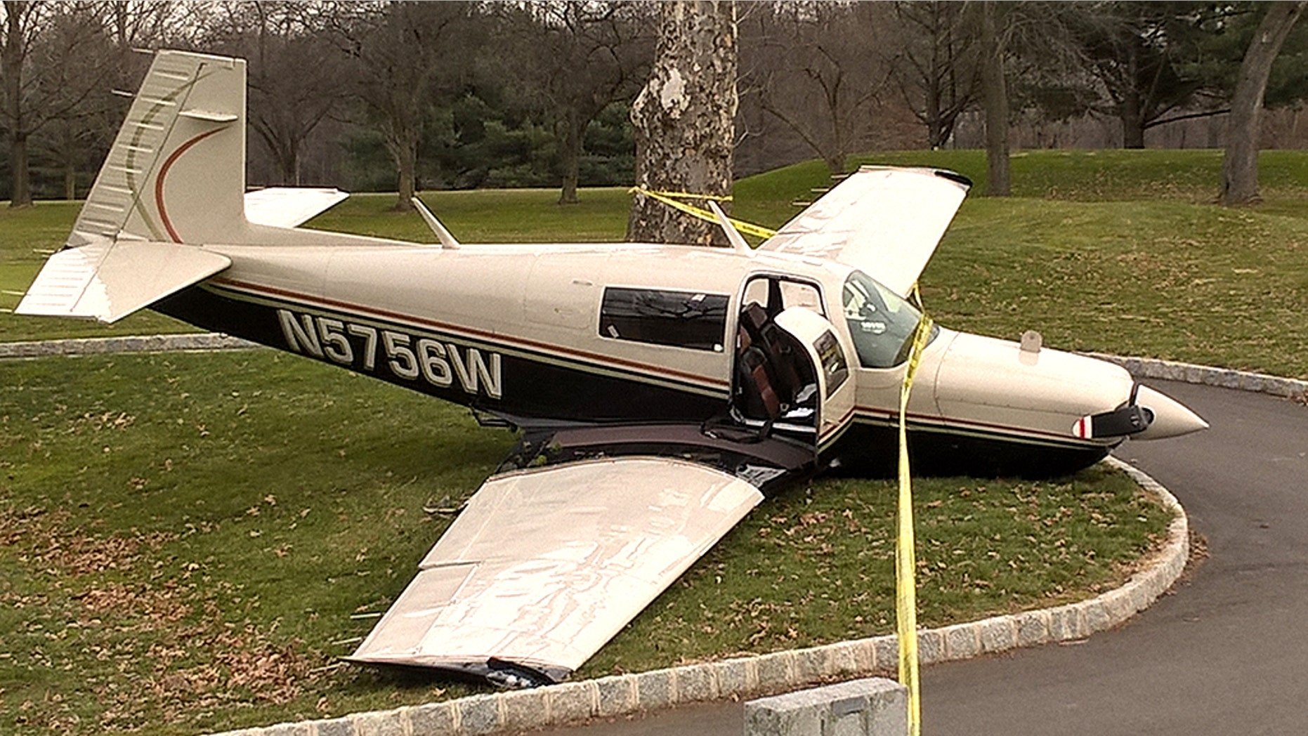 Small plane crashlands at New Jersey golf course; passengers suffer no