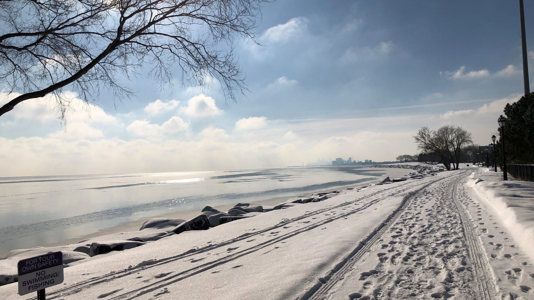 Many runners find lacing up when the cold weather sets in appealing, but is it medically safe?