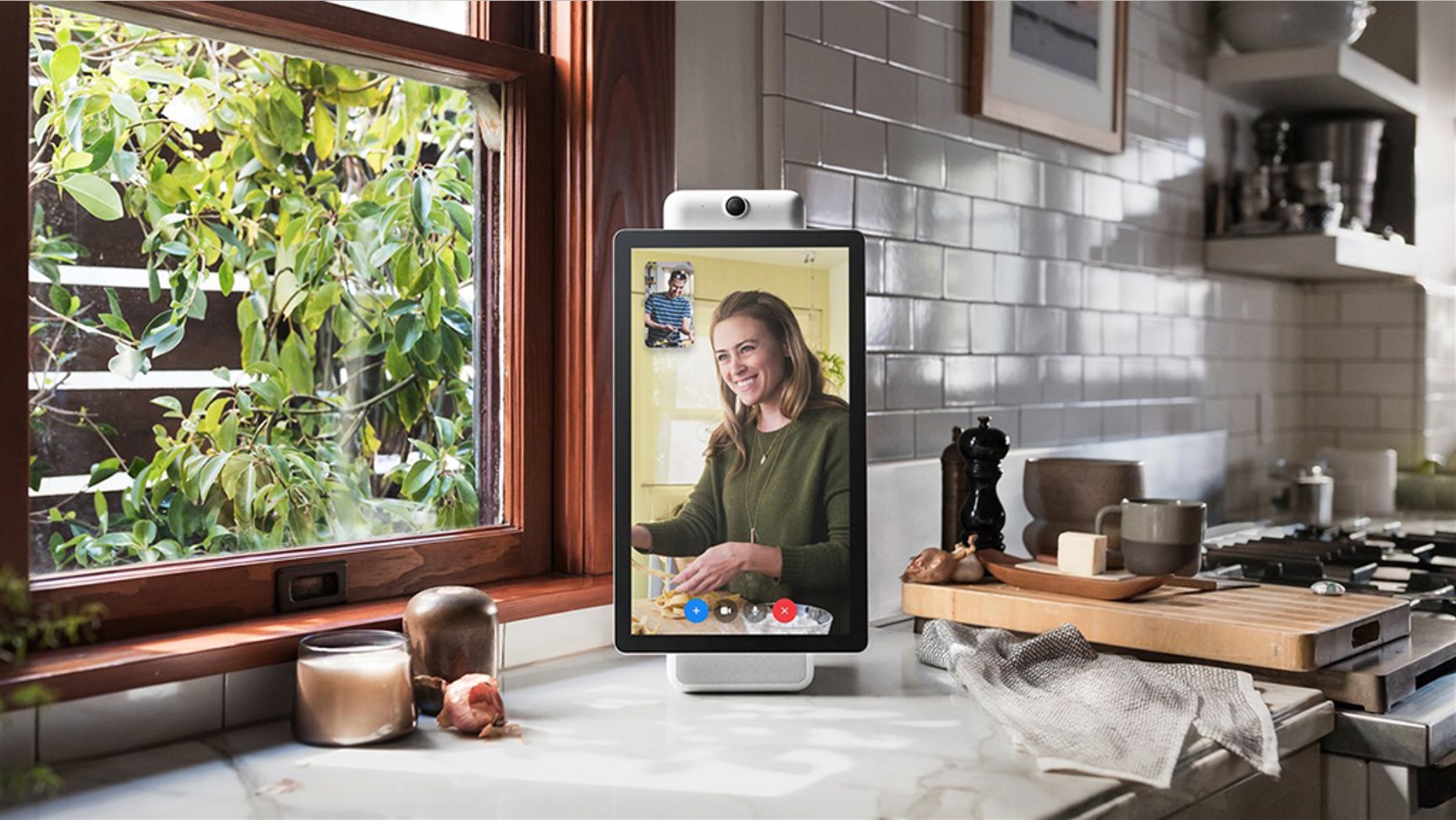 Facebook employees were caught writing glowing reviews of the Facebook Portal on Amazon. (Facebook)