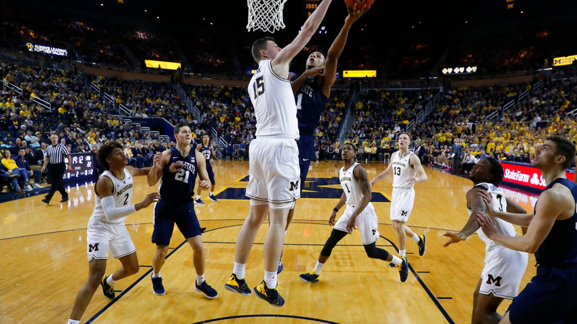 Penn State Coach Apologizes For Appearing To Shove Player I Was