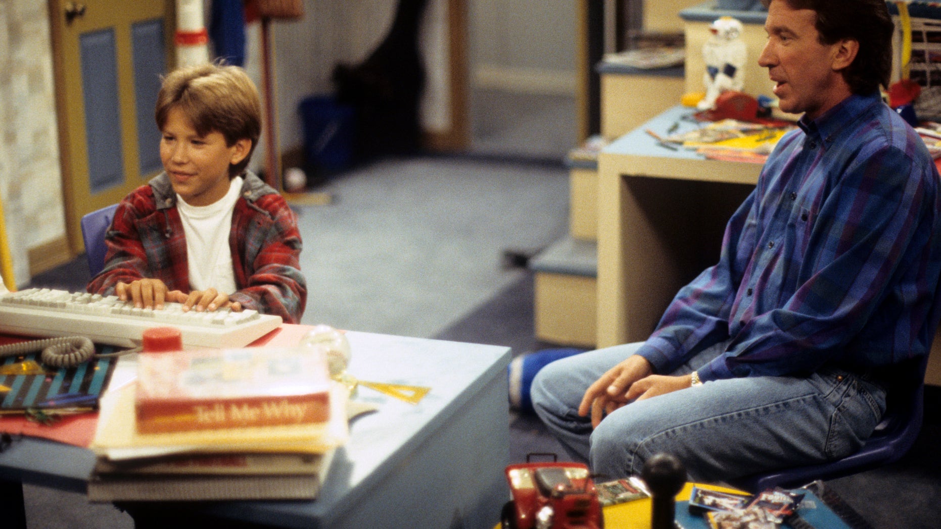 'Home Improvement star Jonathan Taylor Thomas and Tim Allen appear in an episode years before the young actor would eventually leave the show.