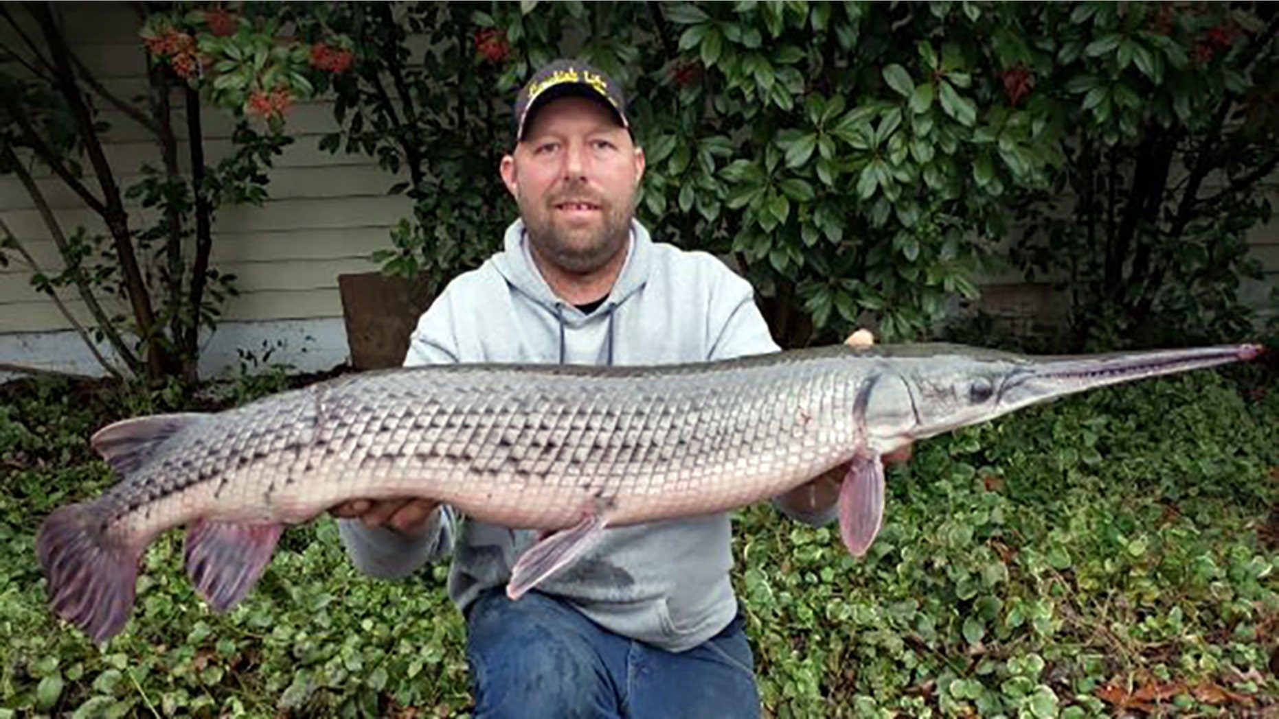 David Confair nets 17.9-pound longnose gar.