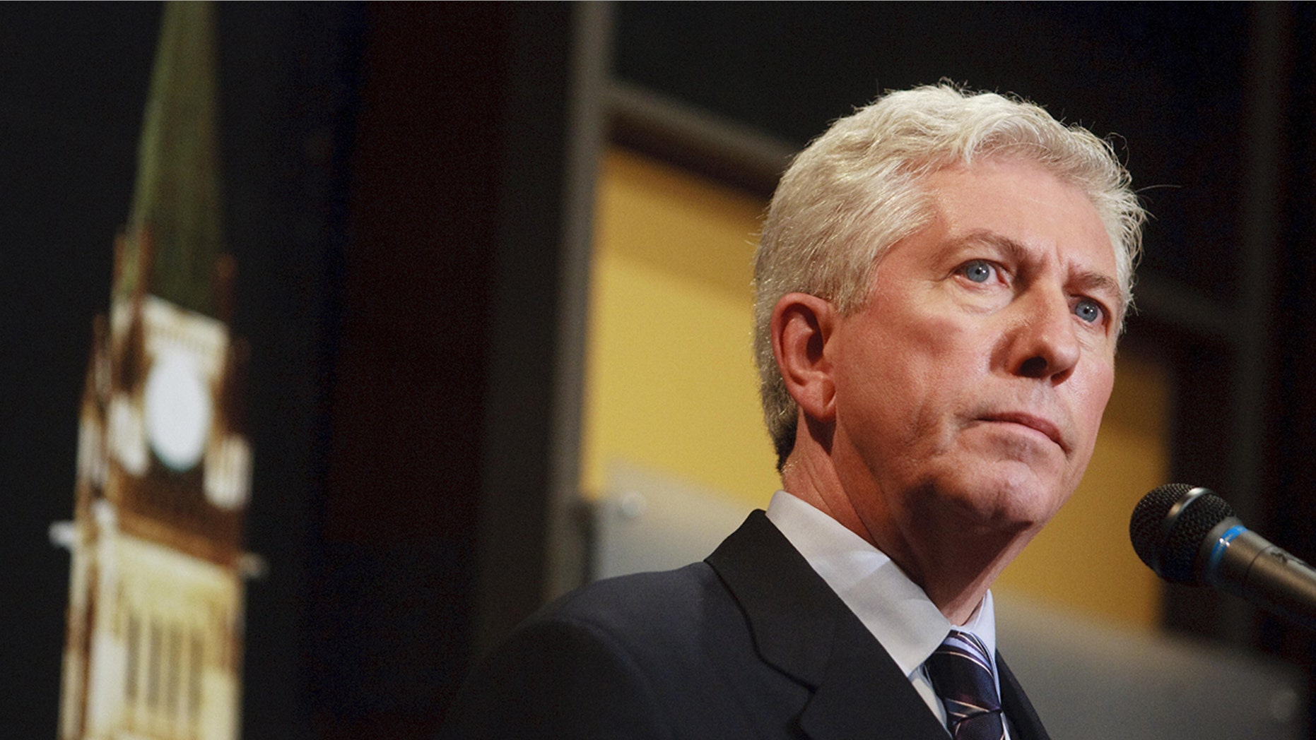 Quebec separatist leader Gilles Duceppe addressed the media during a debate at the National Arts Centre in Ottawa, Ontario, October 1, 2008.