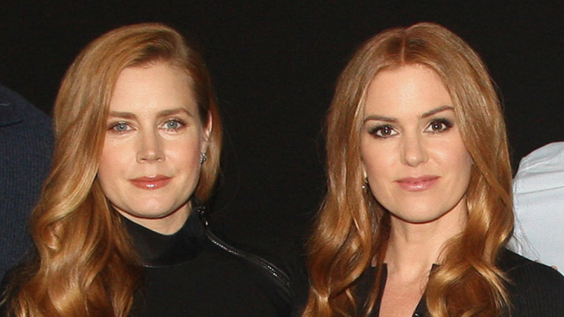 Isla Fisher Ditches Amy Adams Doppelganger Status Debuts Shocking