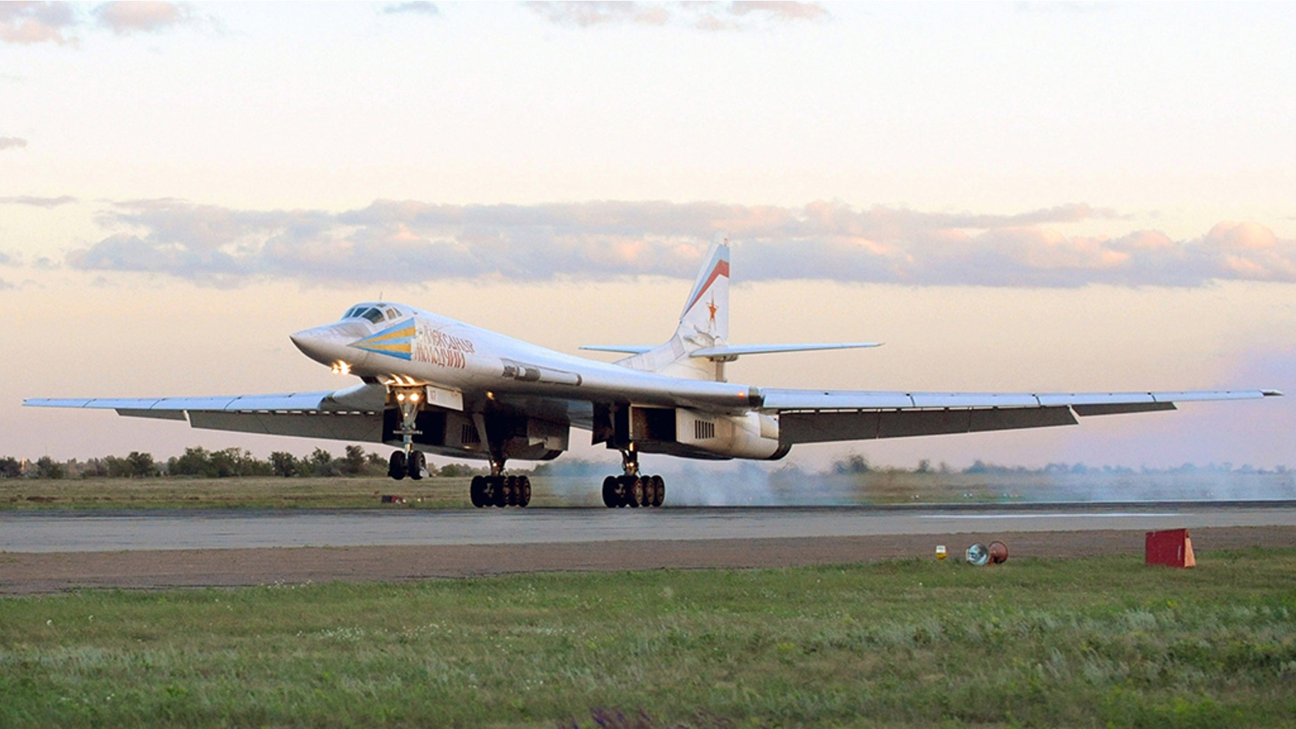 A Tu-160 bomber lands in 2008 at a Russian Air Force base. (Photo by Wojtek Laski / Getty Images)