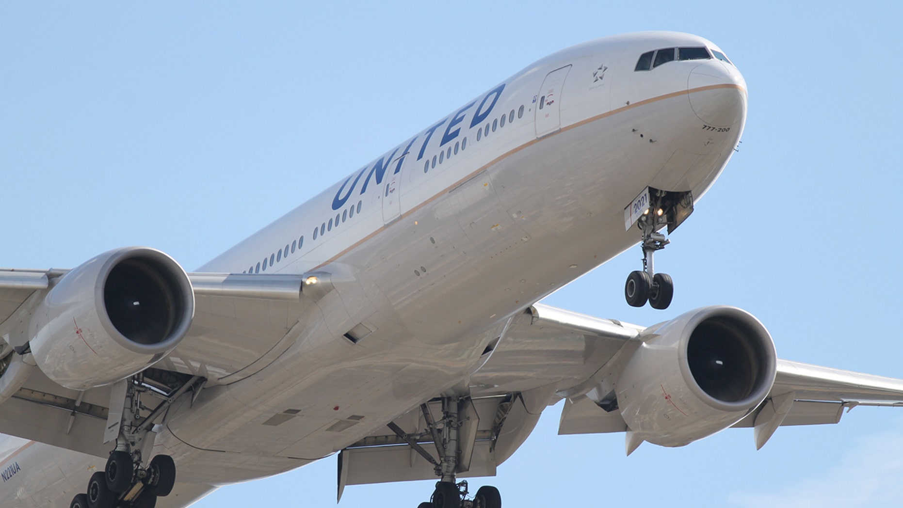 Video shows woman kicked off plane for fat-shaming passengers