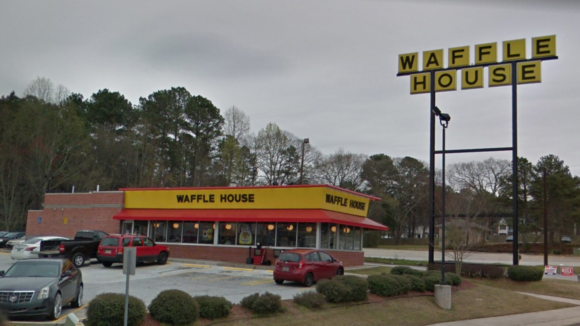 Waffle House fires employees seen pouring salt, ketchup on intoxicated customer