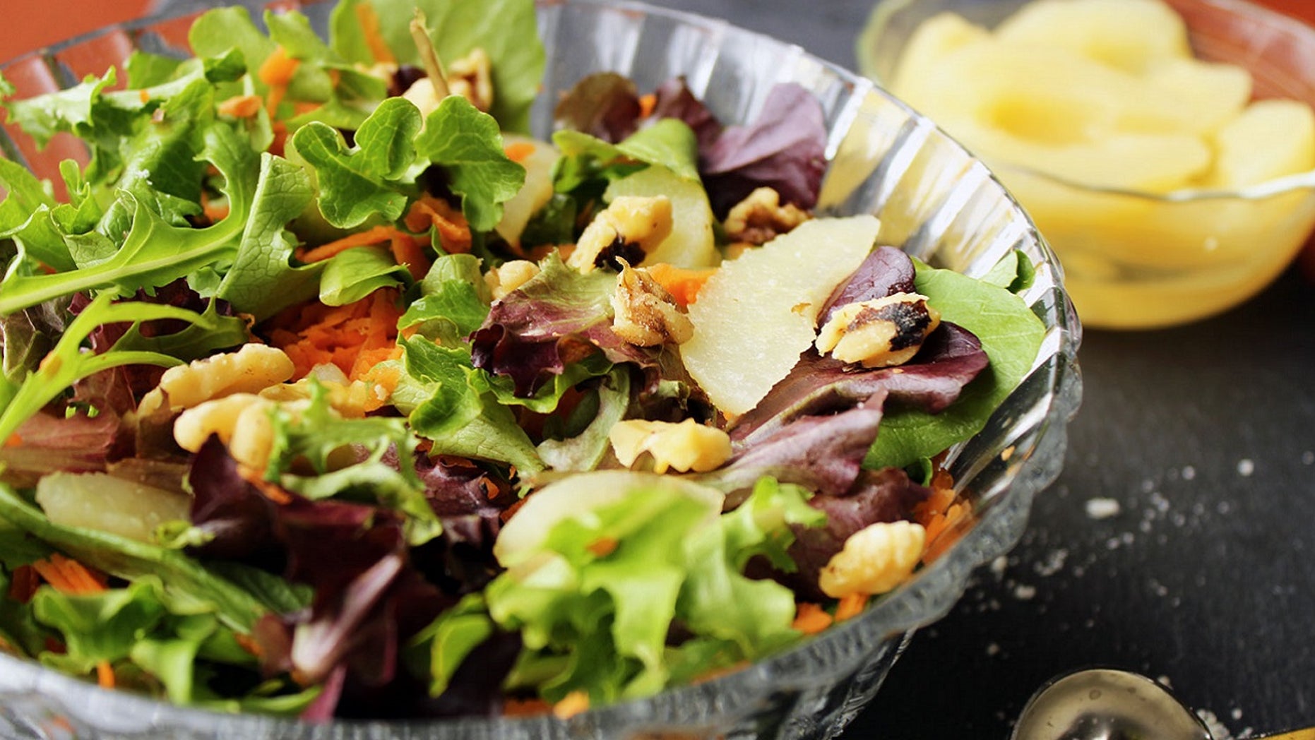 New York City sees massive lines for salads after ‘eat healthy’ New Year