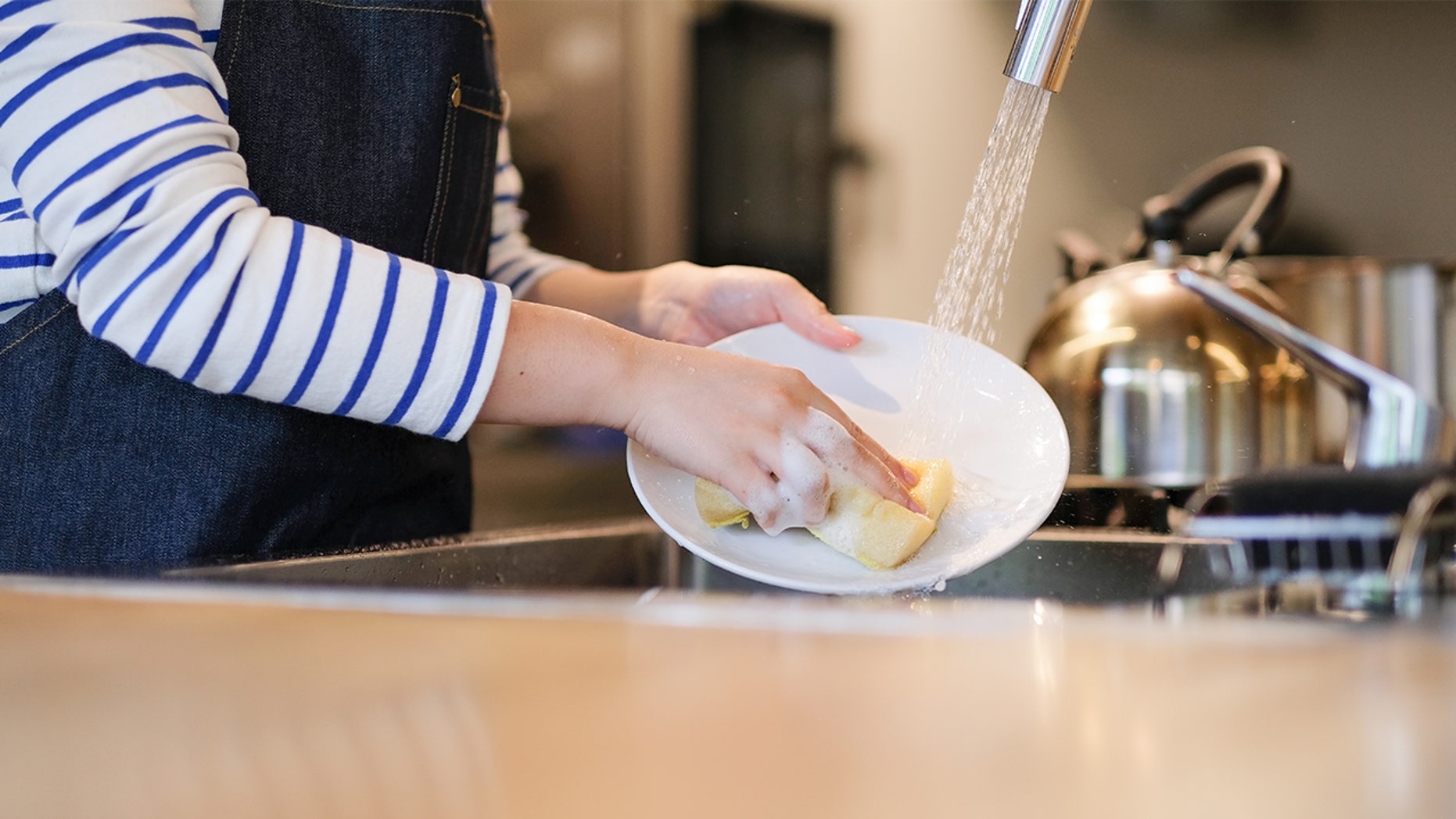 Pictures Of Washing Dishes - Markanthonystudios.net