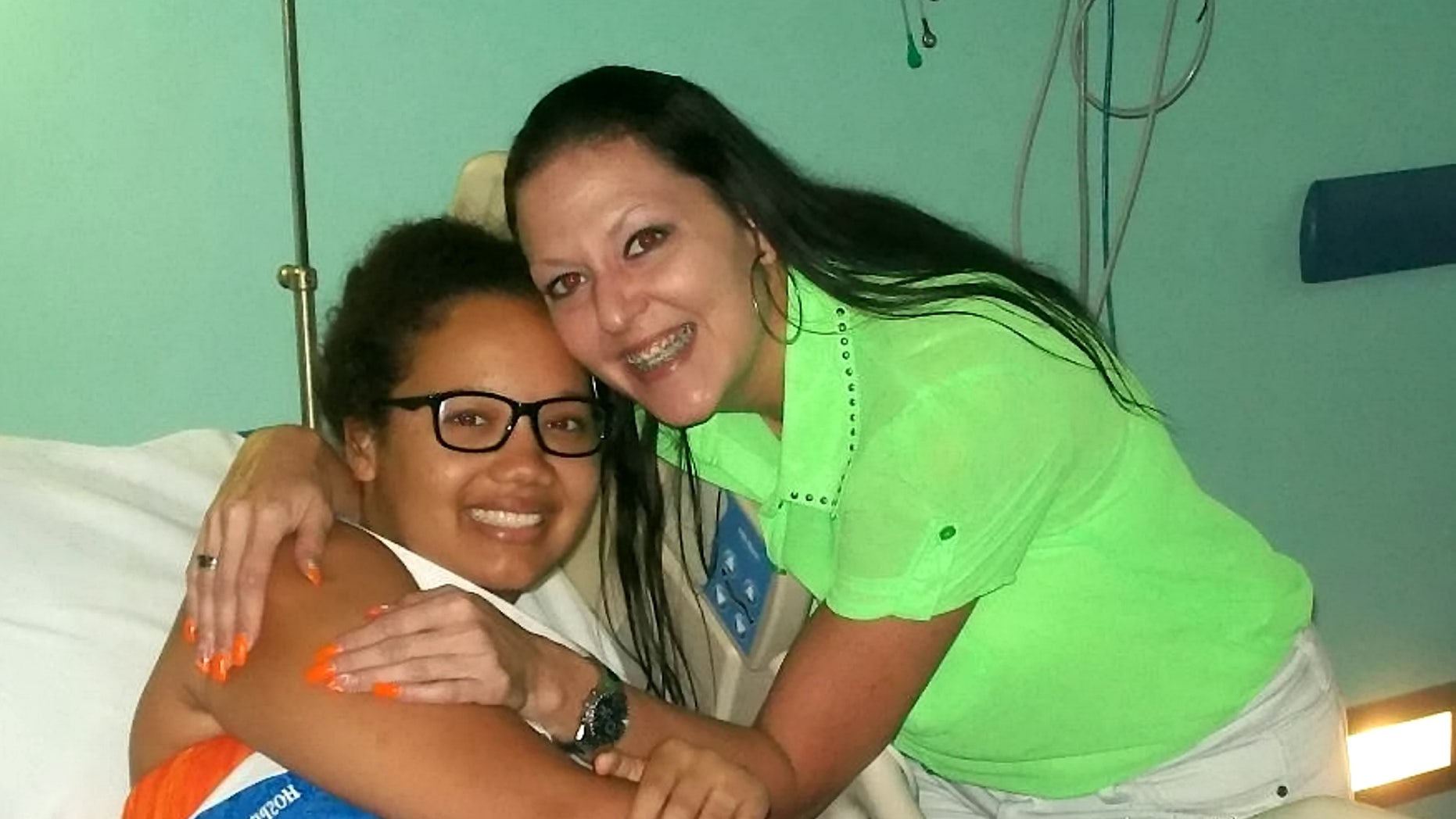Student who lost leg to infection after alleged Costa Rica attack credits God with helping her heal