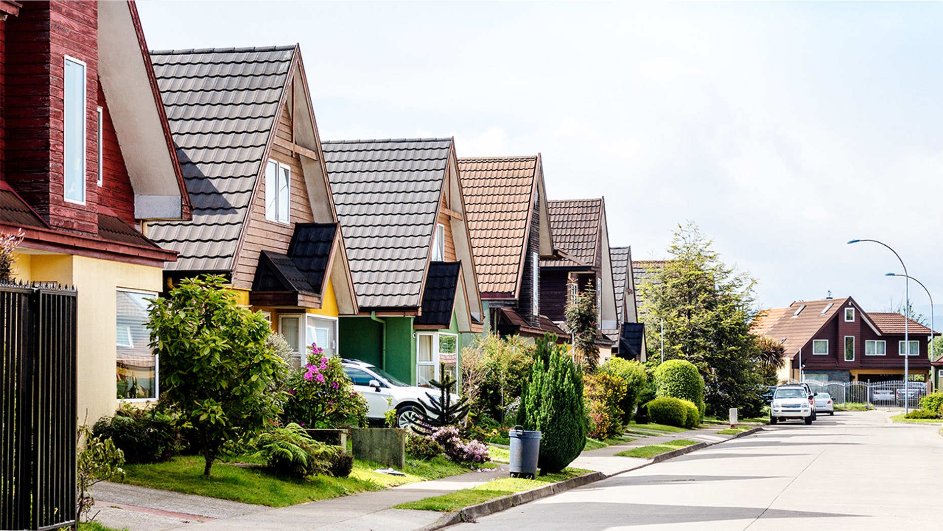 Look for these 7 red flags before deciding on a neighborhood.