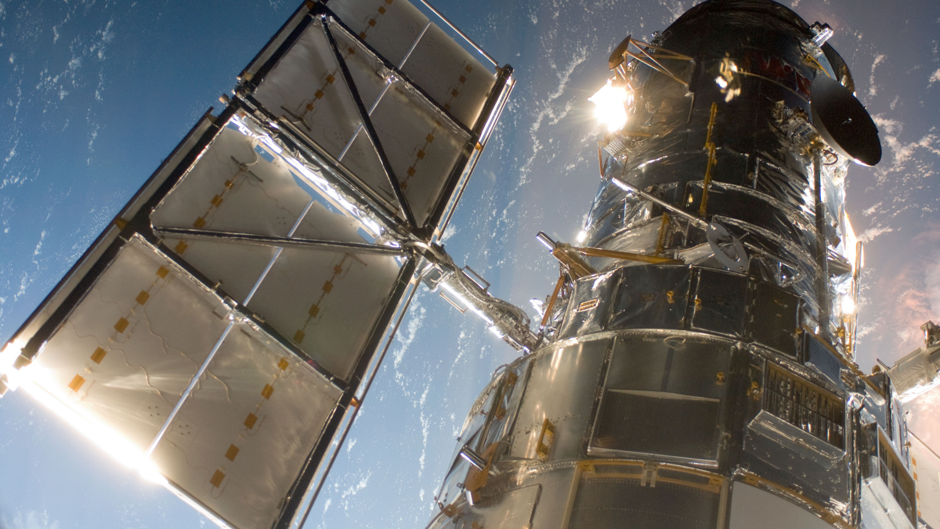 Hubble Space Telescope will last through the mid-2020s, report says