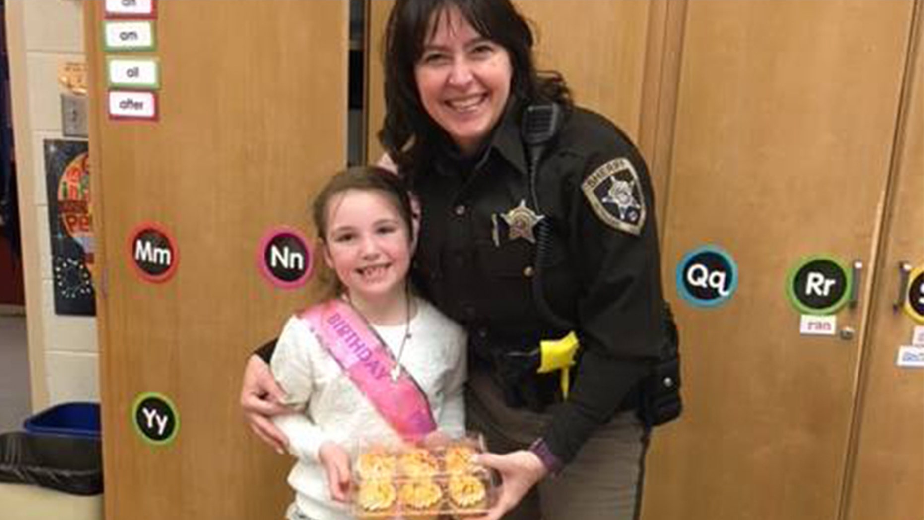 A sheriff's deputy bought cupcakes for a little girl after hers were destroyed in a car wreck.