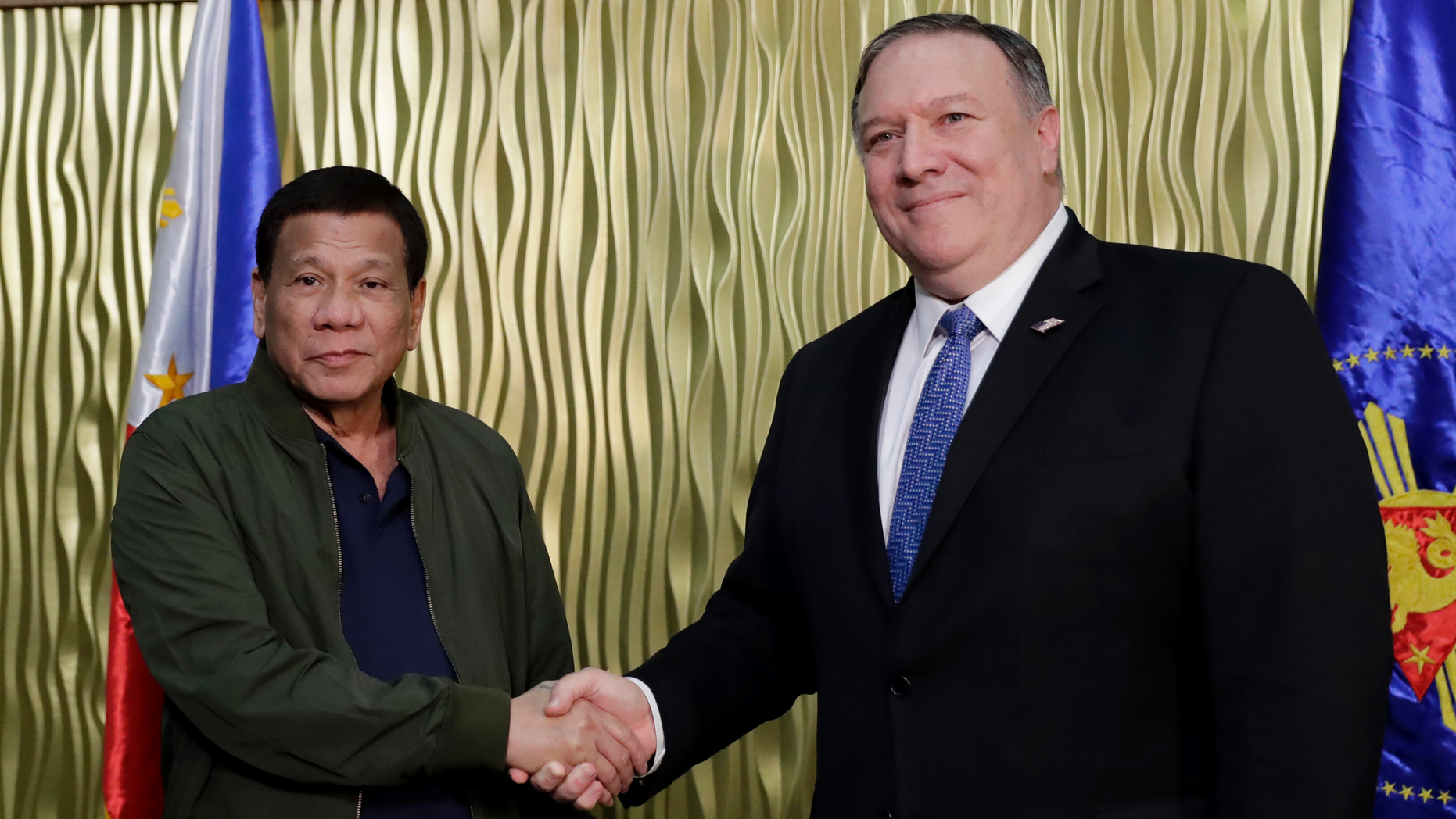 Pompeo assures Philippines of U.S. protection in event of sea conflict