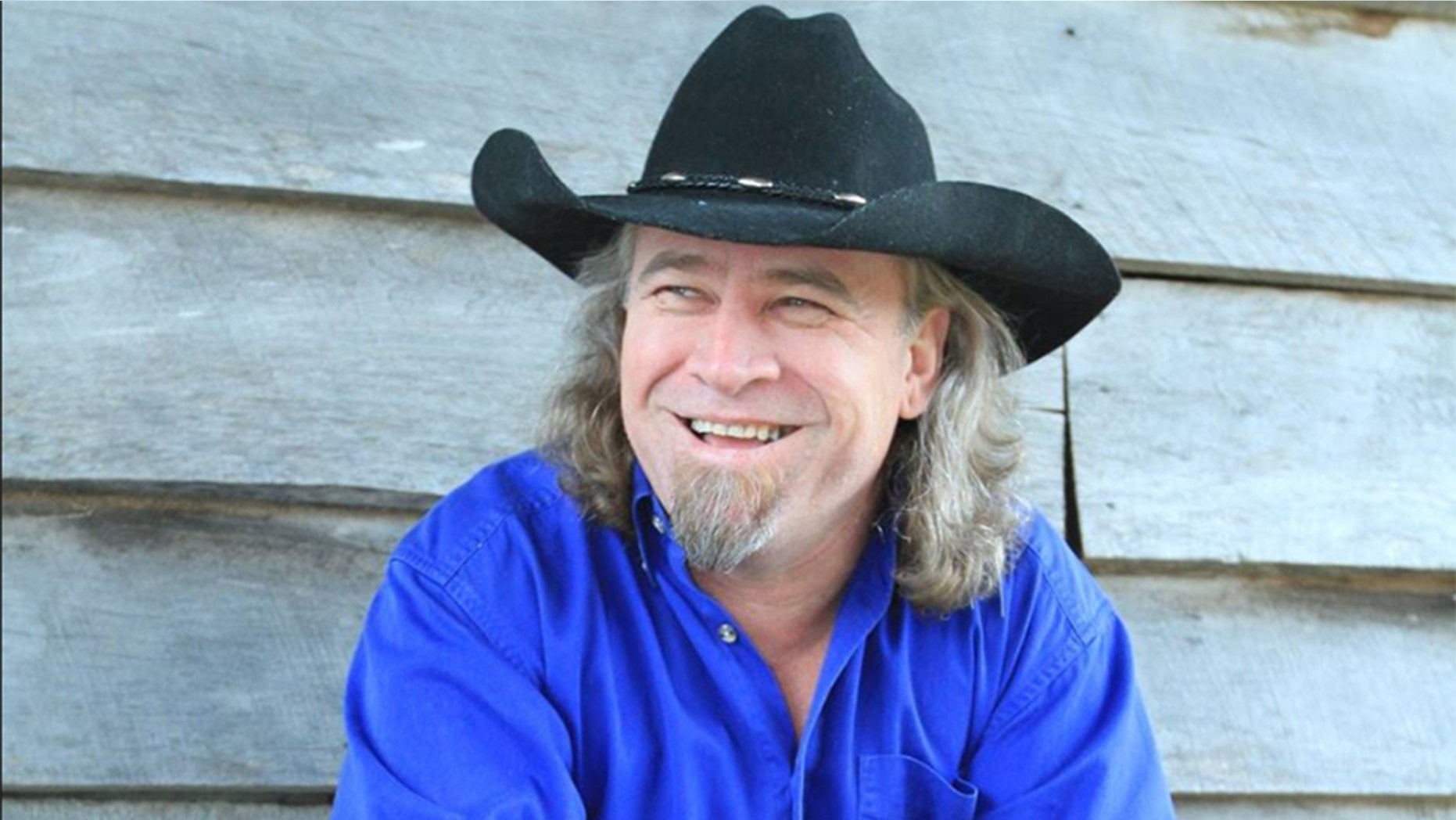 Country singer Doug Supernaw revealed to his fans that he's battling cancer.