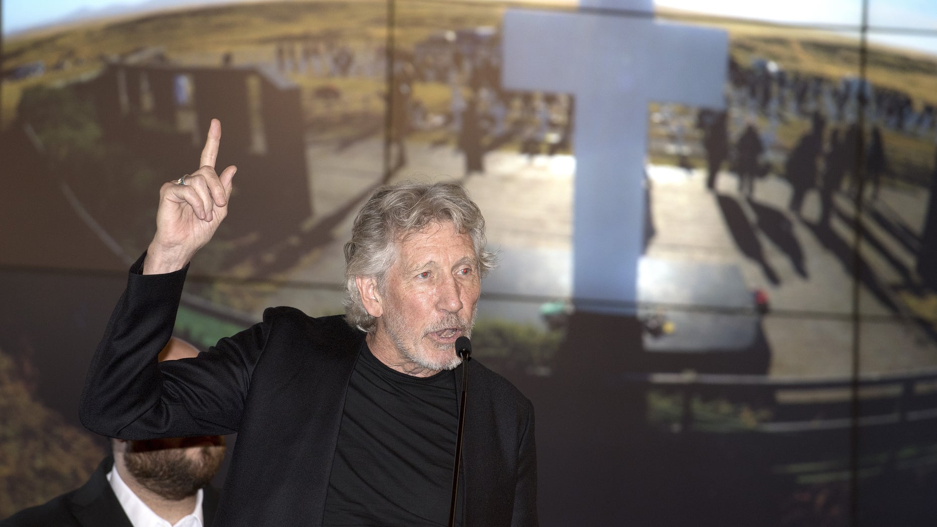 Roger Waters pleaded with Maroon 5, Big Boi and Travis Scott to kneel during Super Bowl Halftime Show performance.