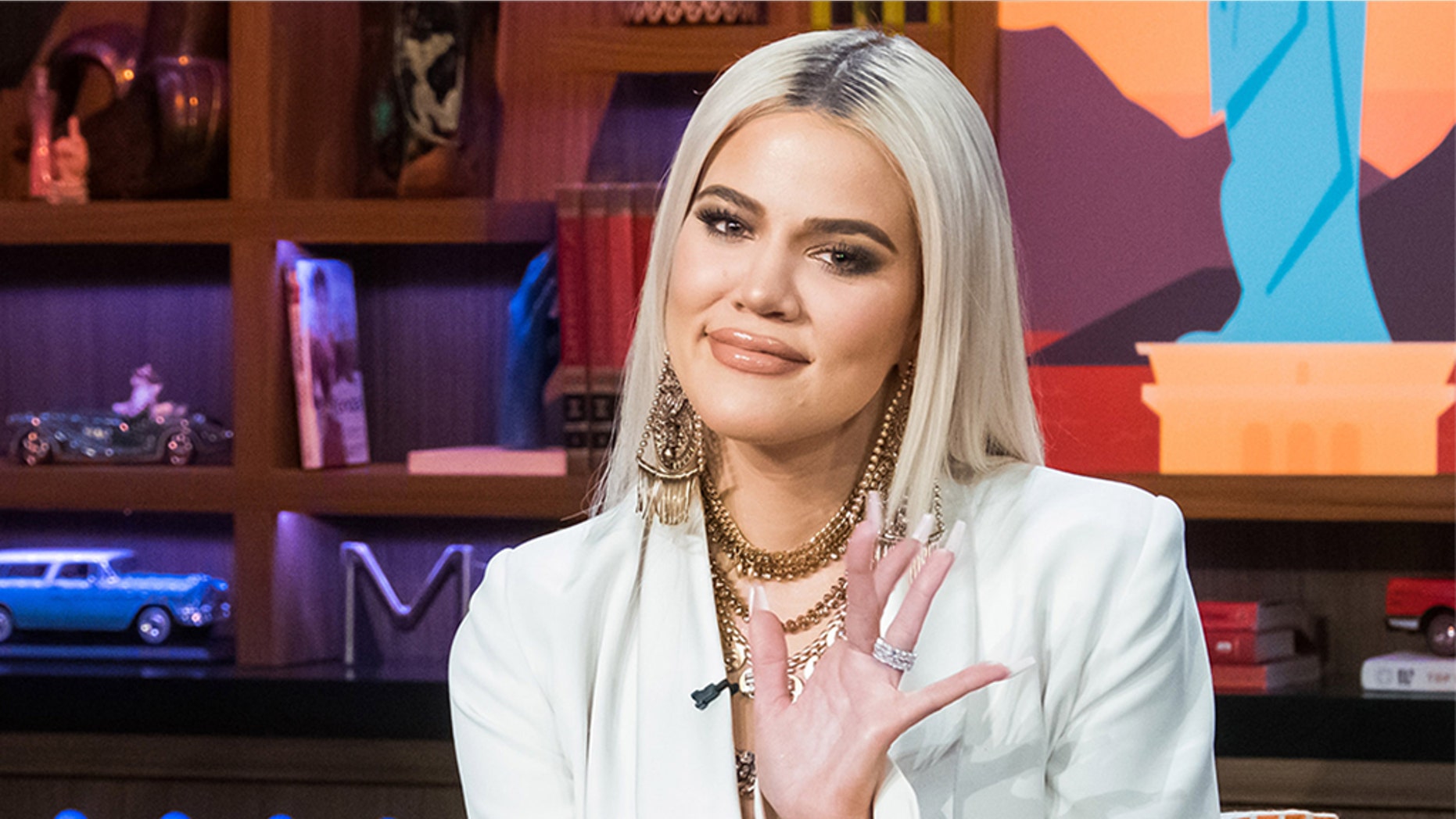 Khloe Kardashian seemed to let the emoticons talk to each other while Tristan Thompson - his NBA boyfriend and father of his child - was unfaithful to him.