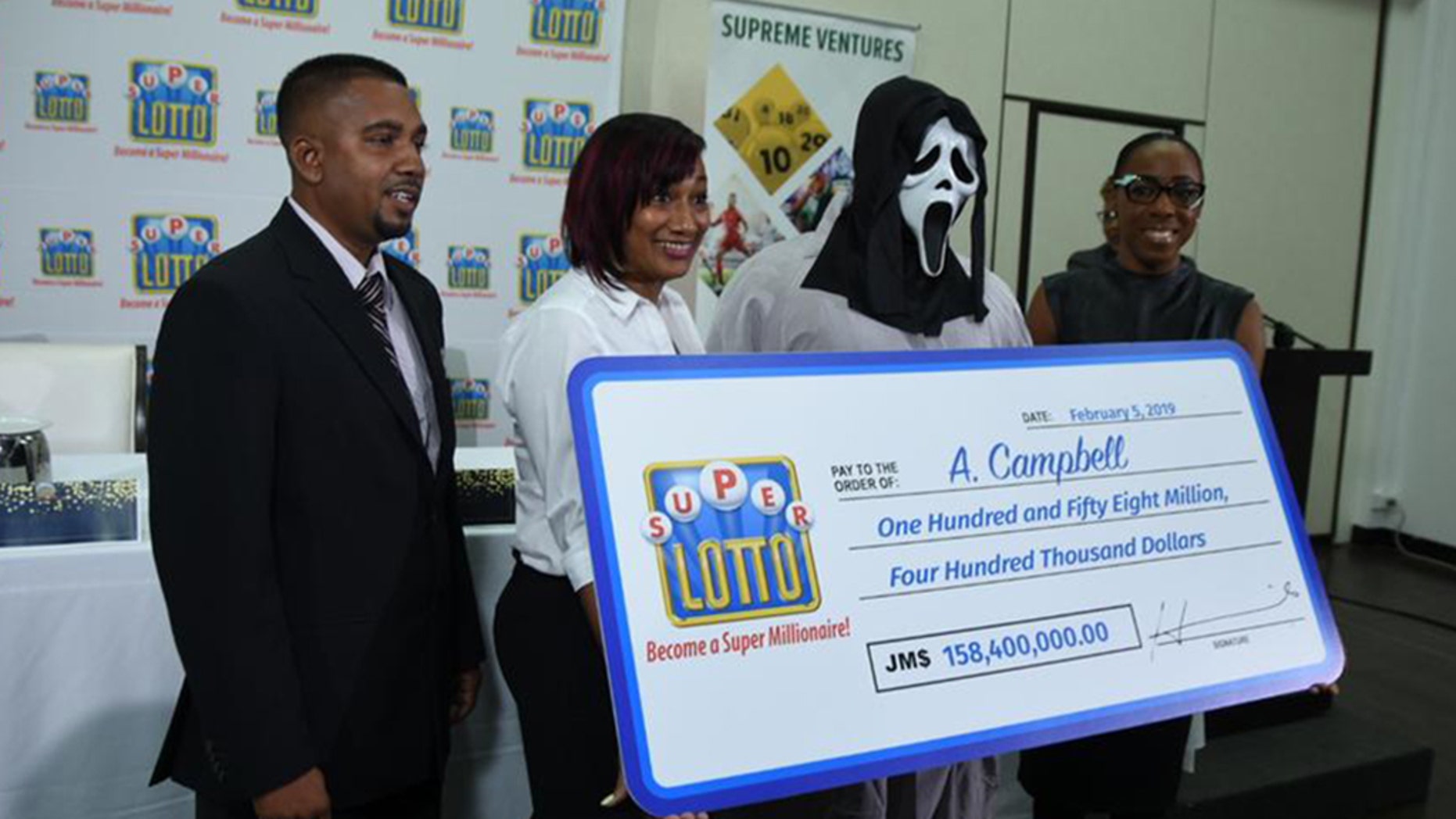 A. Campbell, a leader of a Super Lotto, secluded his temperament with a facade from a iconic Scream movies.