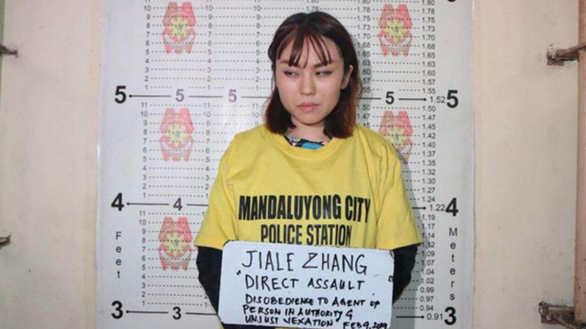 Chinese Woman Faces Deportation After Throwing Soybean Pudding At Philippine Police Officer