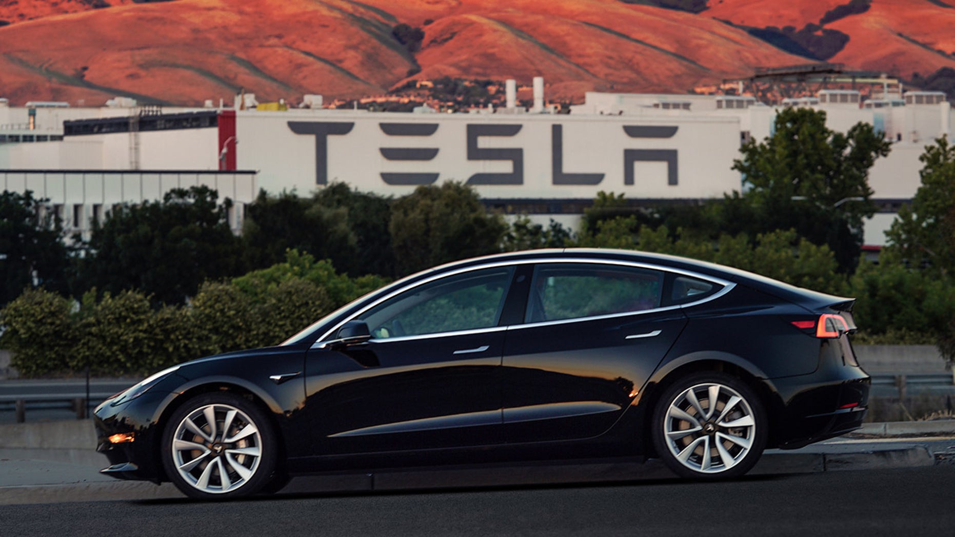 Tesla Model 3 price cut again, now starts at $42,900